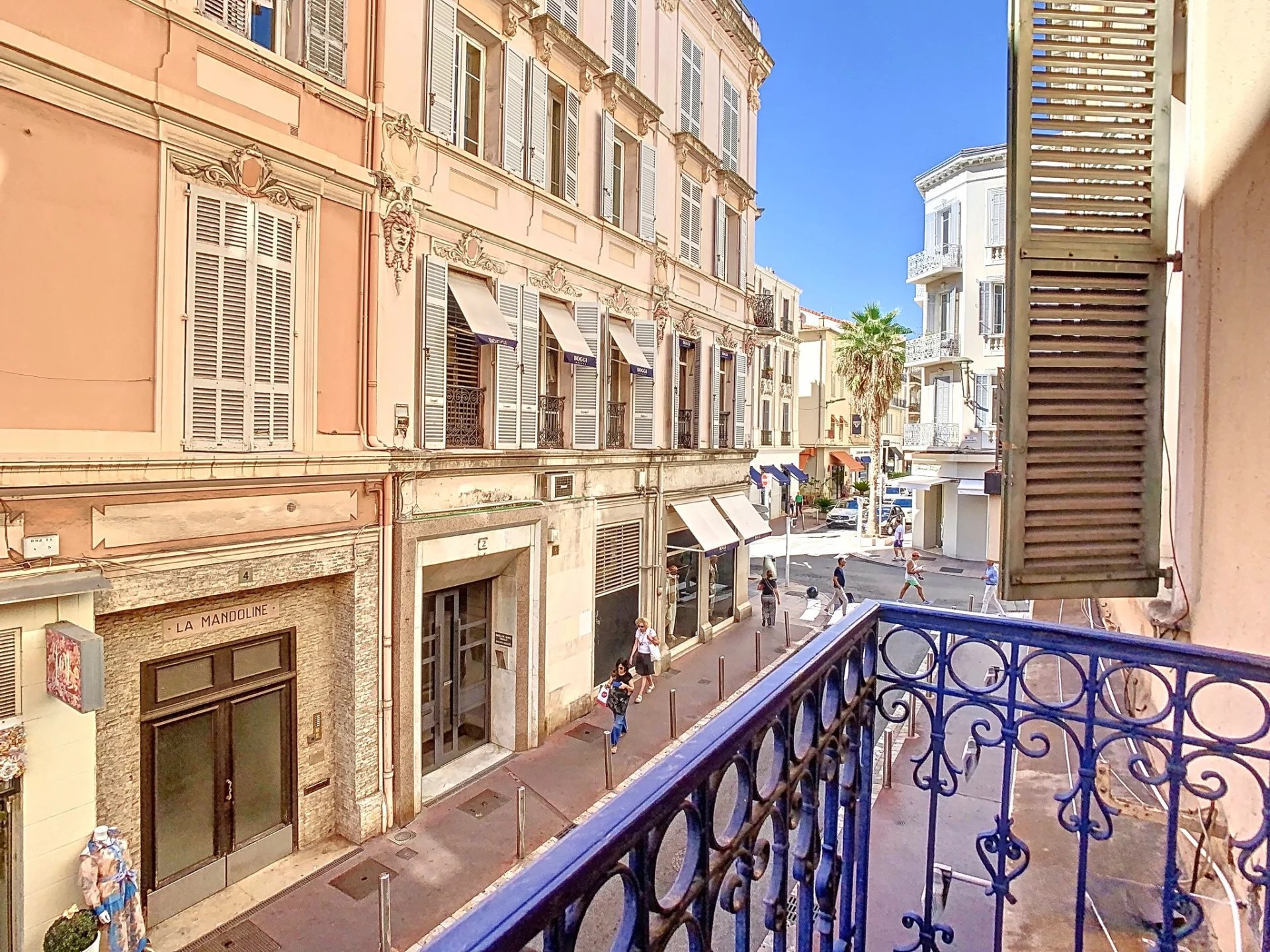 CANNES BANANE - BILOCALE CON BALCONE