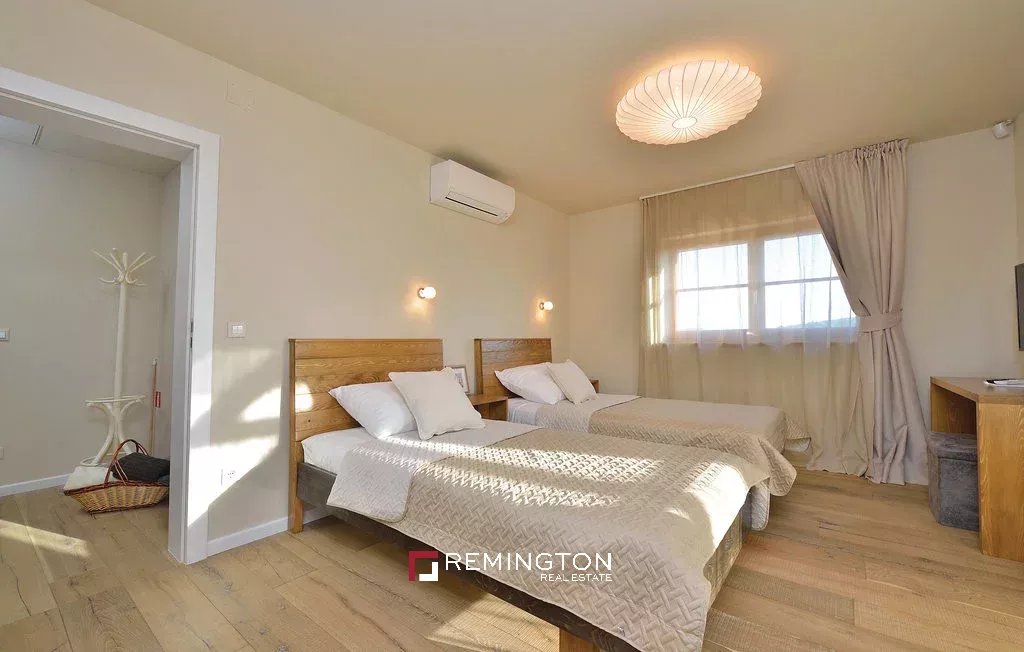 4 Bedroom Villa/Townhouse's Image 6