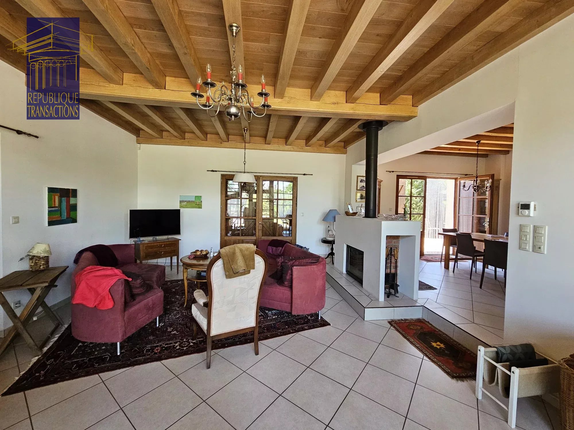 Jolie maison bressanne rénovée avec dépendances et terrain d'environ 5 840 m² clos, arboré et paysagé — photo 10