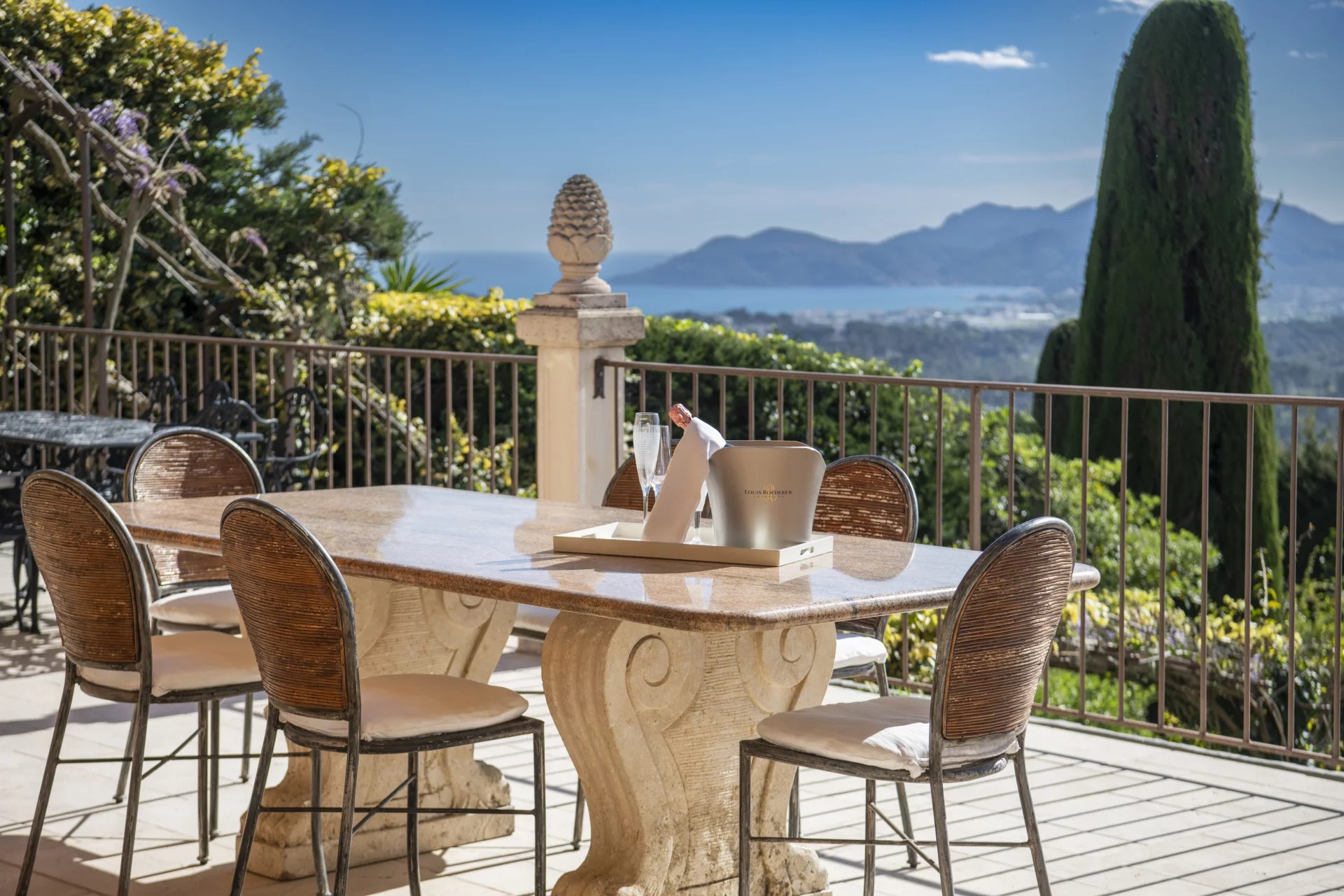 Qlistings - 6 Bedrooms - Country House - Alpes-Maritimes - For Sale - 10102 Property Image
