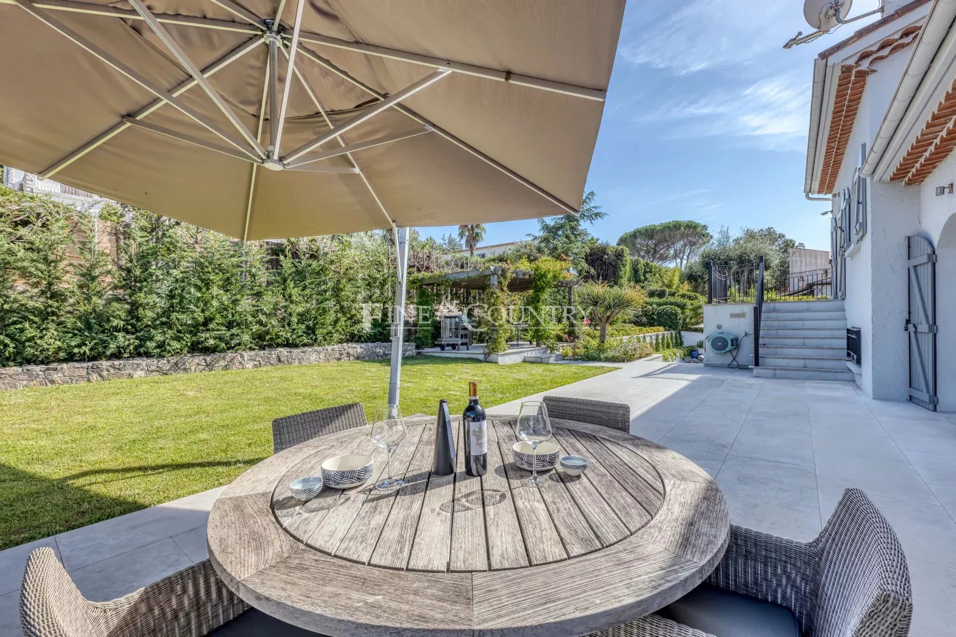 Photo of Villa for sale in Mandelieu with swimming pool and panoramic viewsl