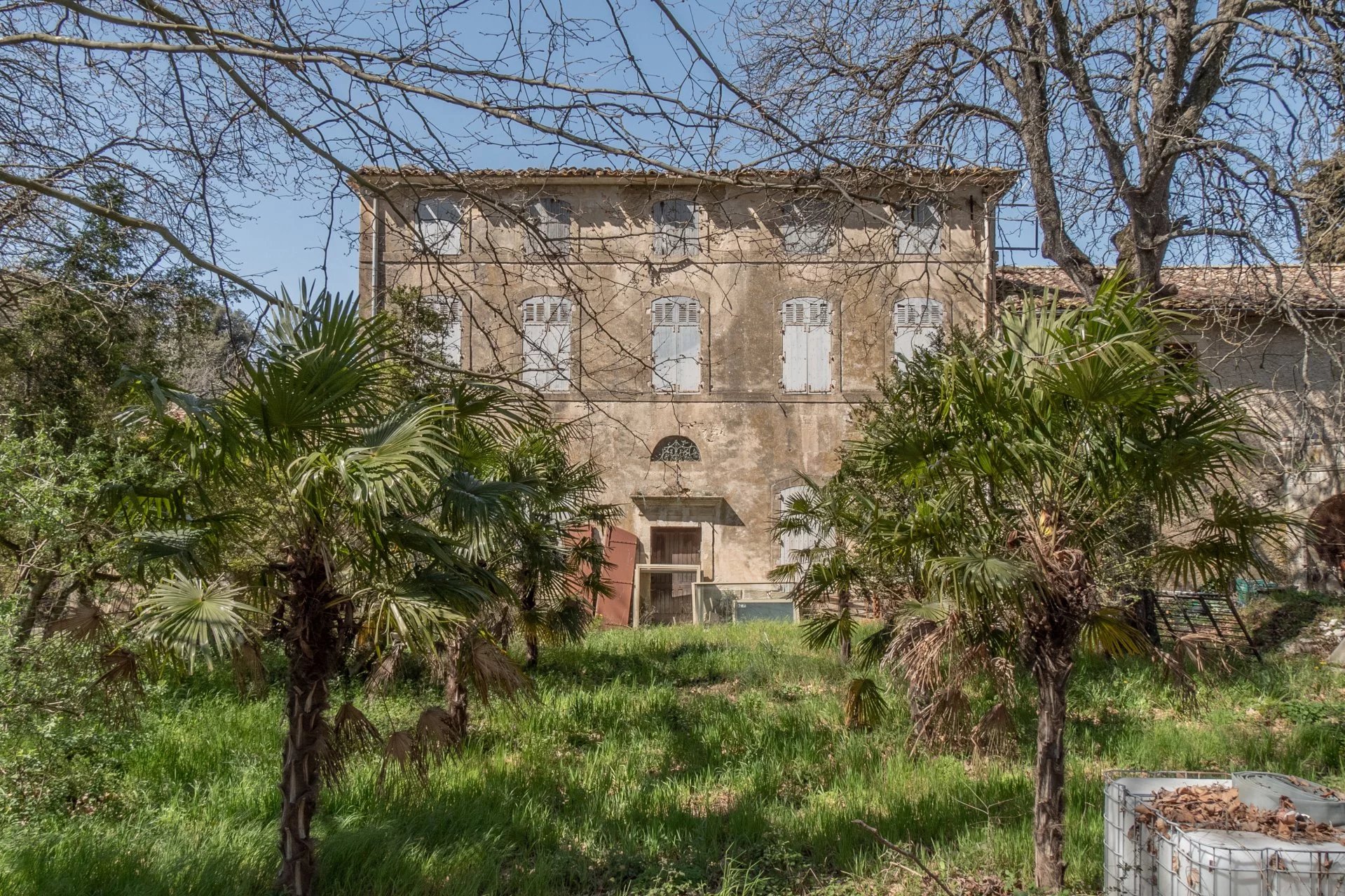 17th century property to renovate