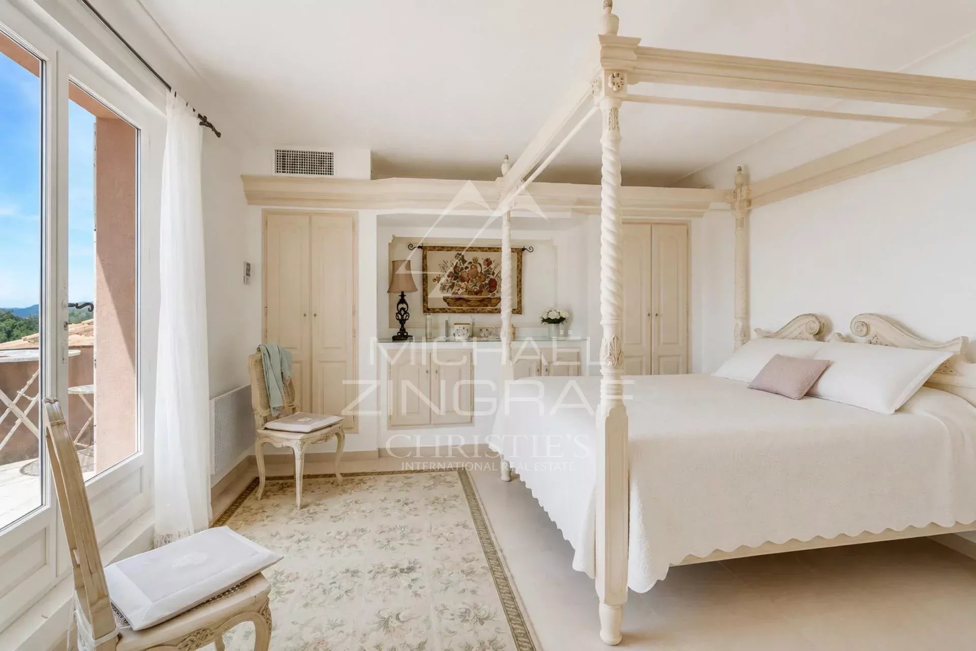 6 Bedroom Villa/Townhouse's Image 6