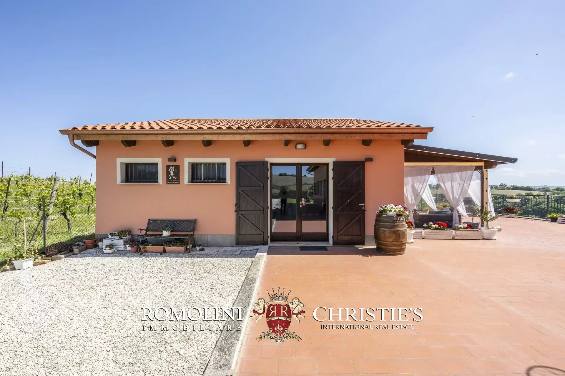 5 Bedroom Vineyard's Image 21