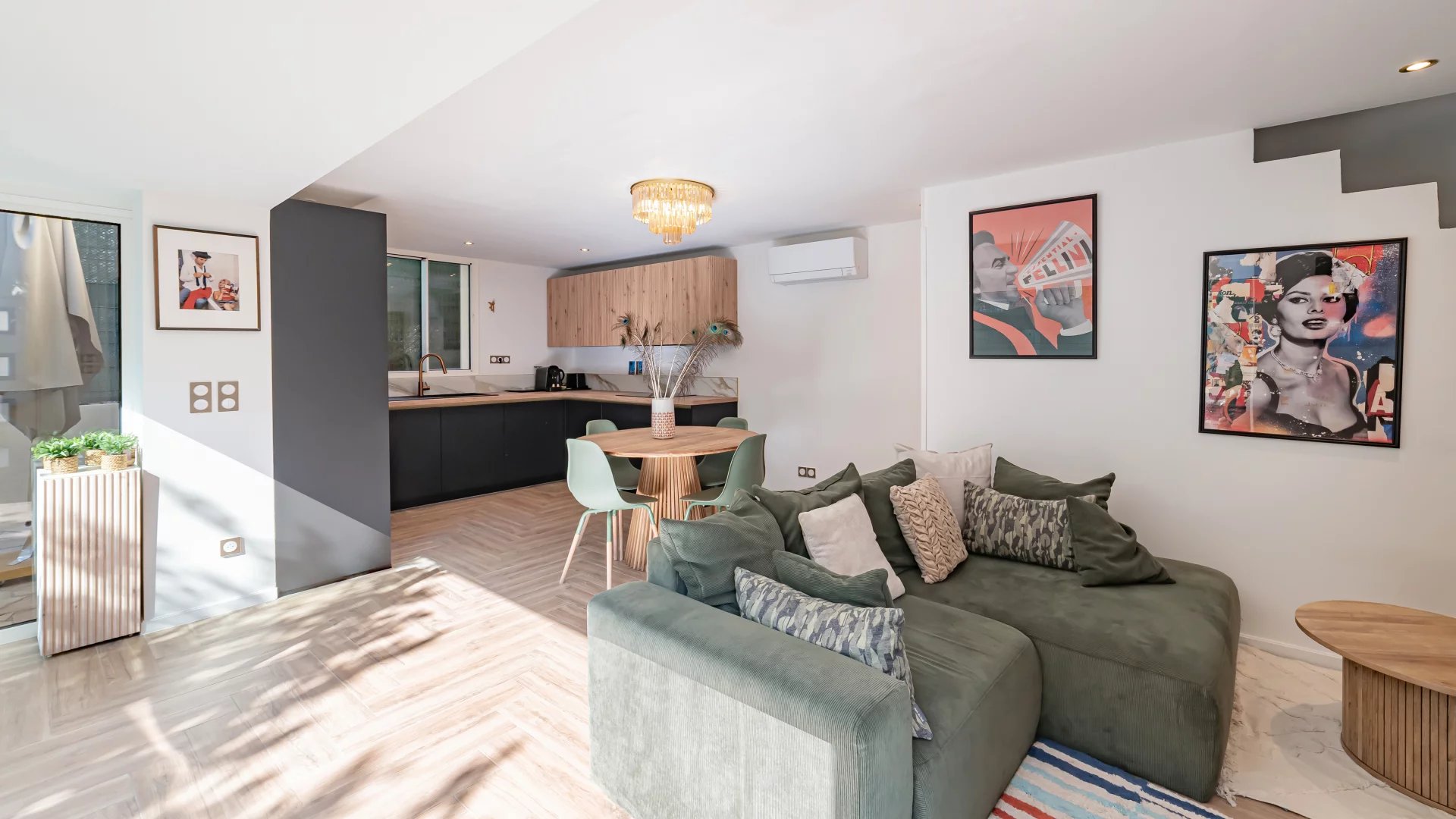 Fully Renovated Townhouse Steps from Amenities - Cannes Montrose