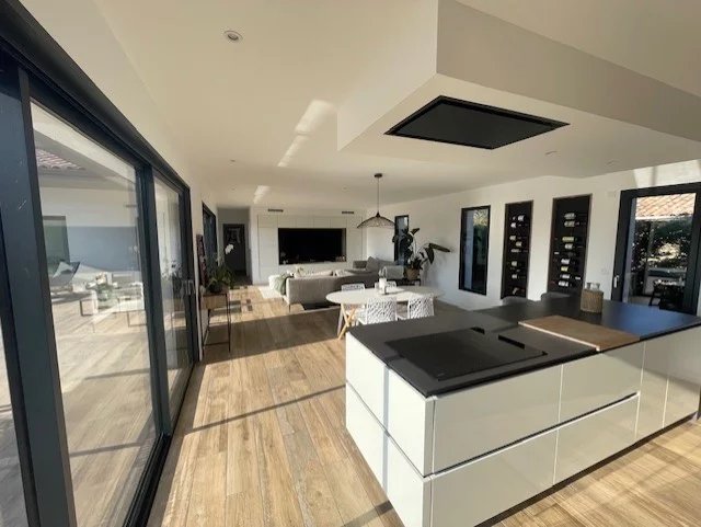 Maison aux portes de VENERQUE