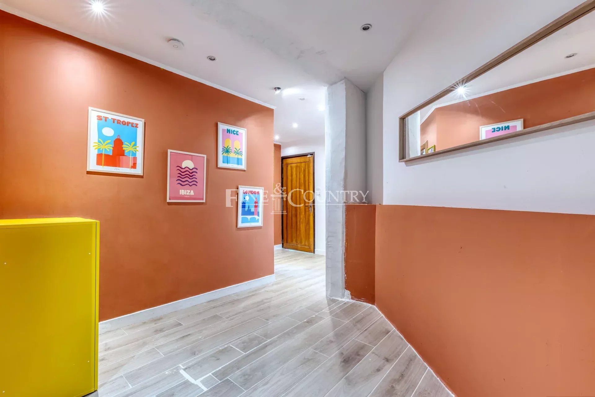 Photo of For sale  Villa in Valbonne - Panoramic view