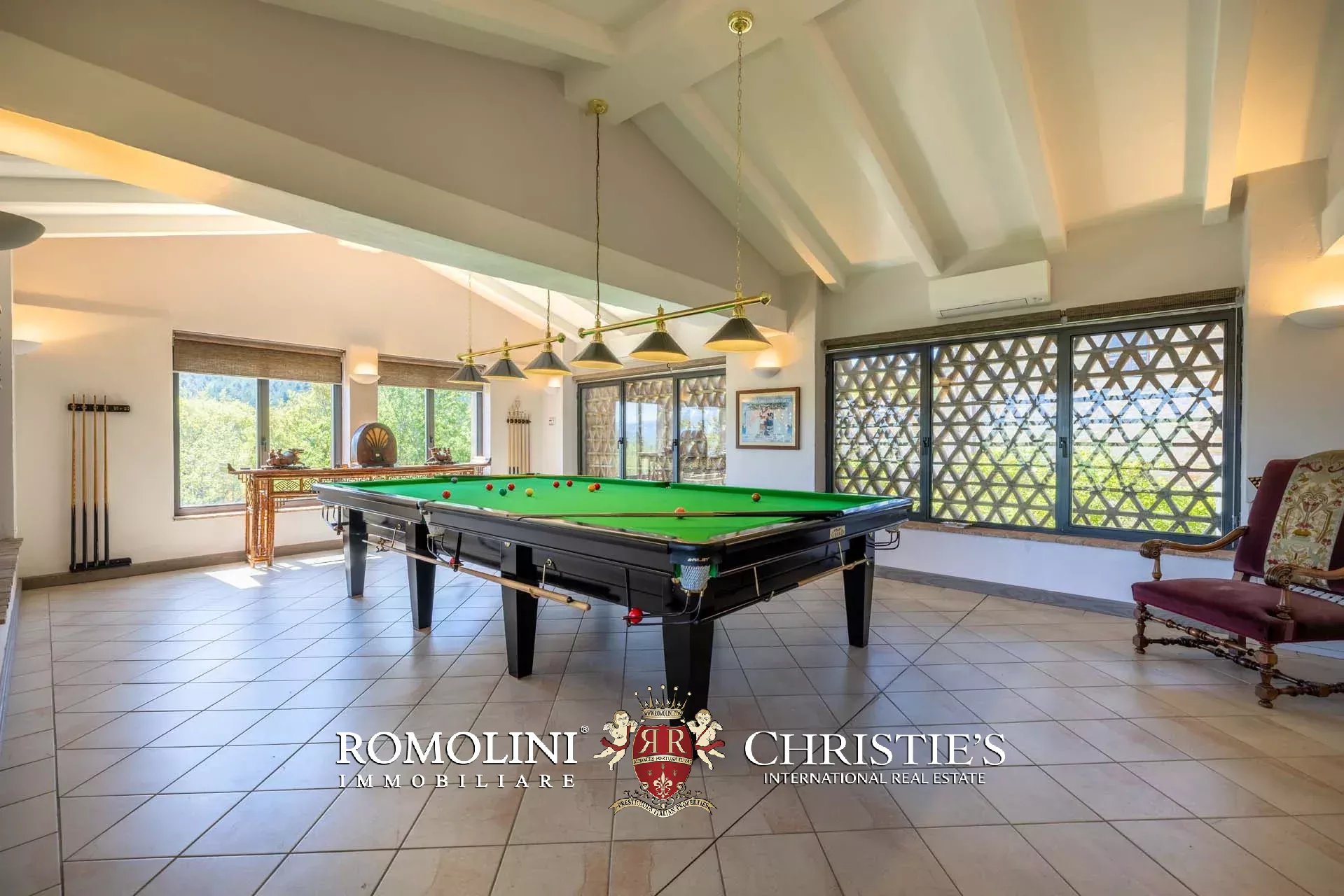 9 Bedroom Villa/Townhouse's Image 50