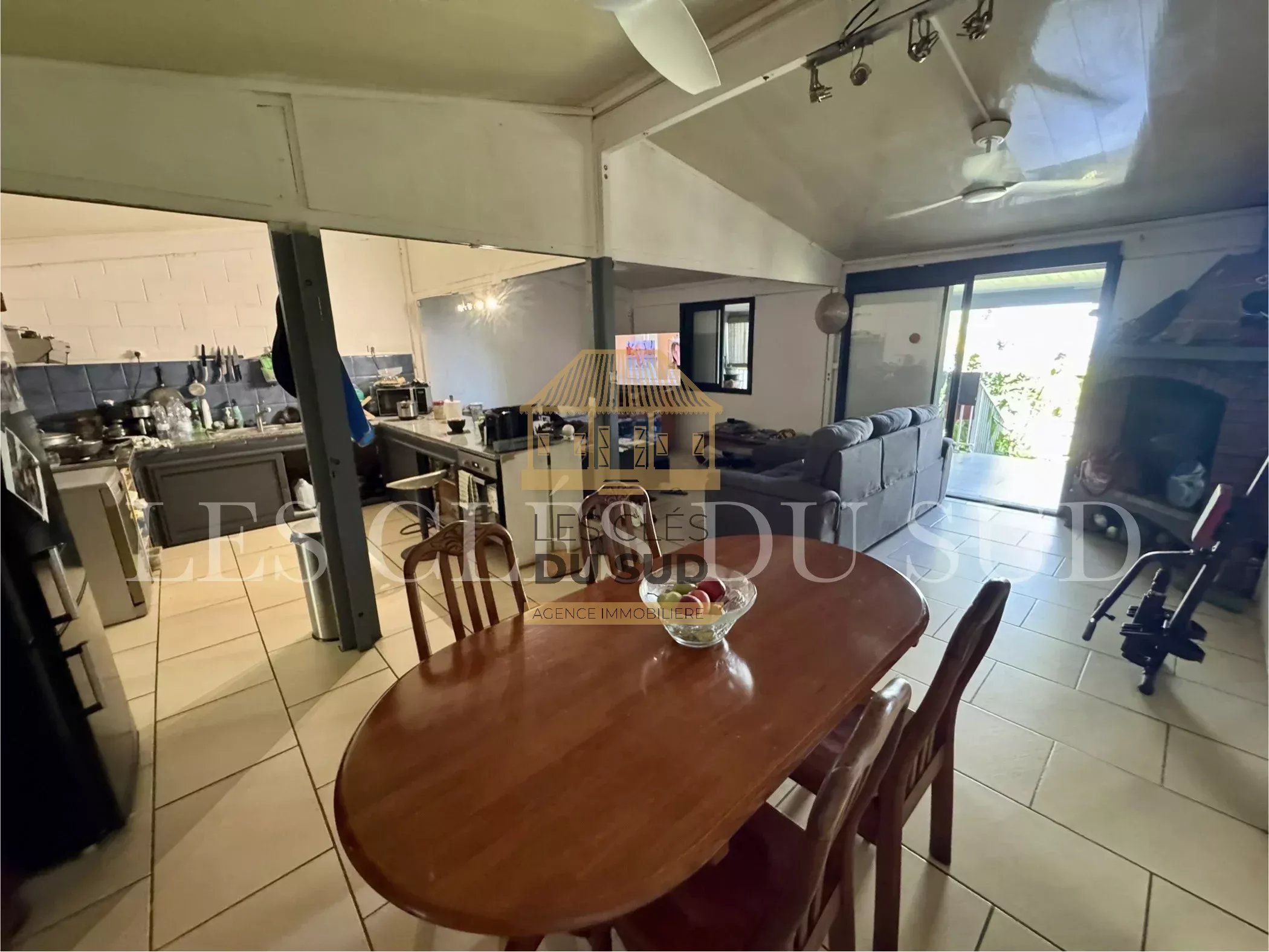 SAINT-JOSEPH – MAISON 3 CHAMBRES + GARAGE – SECTEUR CALME