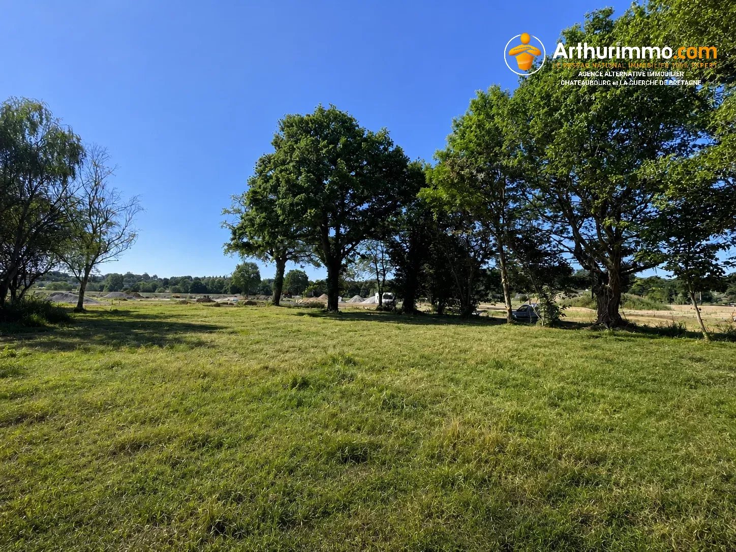 Terrain arboré, hors lotissement, libre de constructeur, vue dégagée plein sud, CHATEAUBOURG, 551 m² - Photo 2