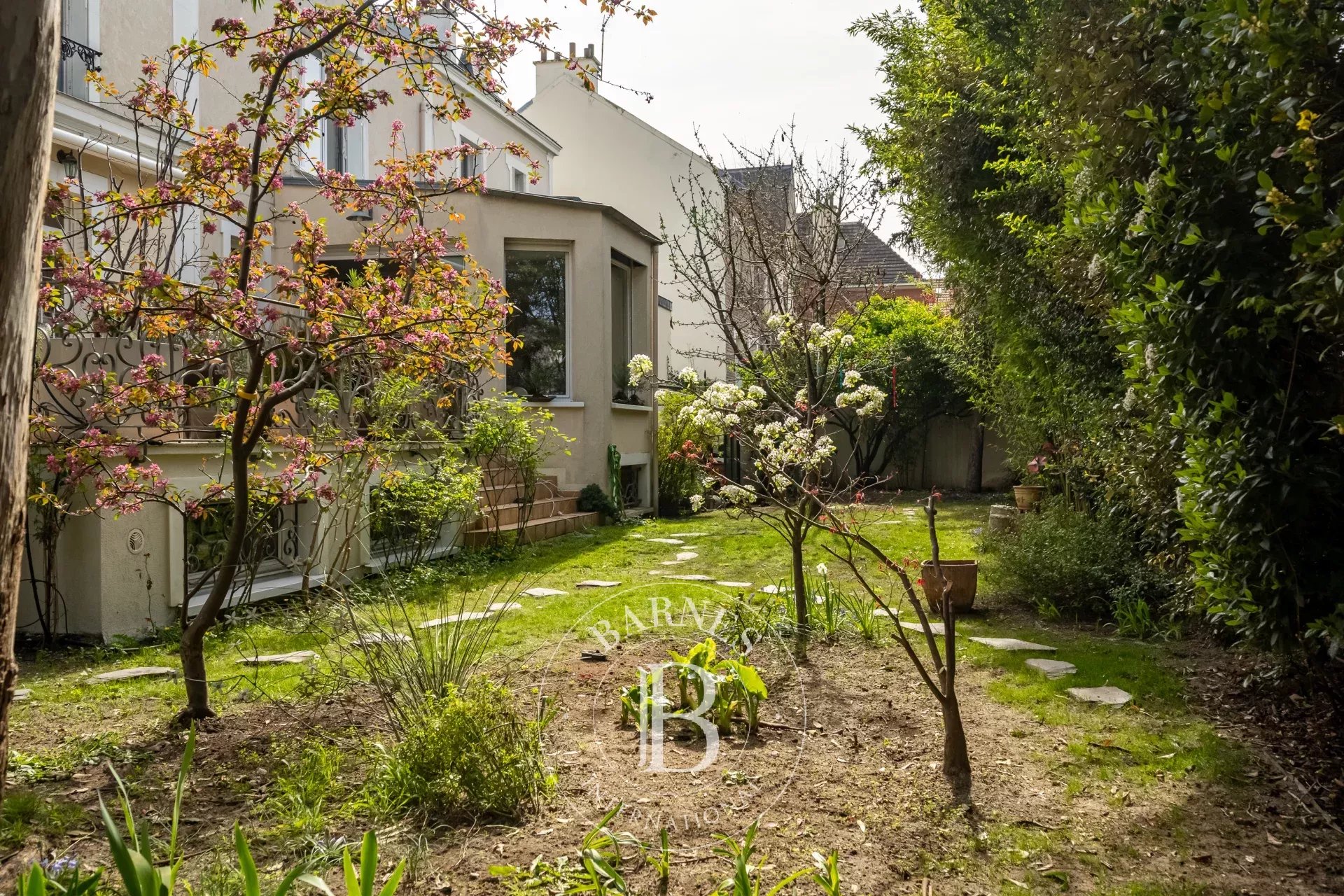 Maison Colombes  -  ref 84385169 (picture 1)