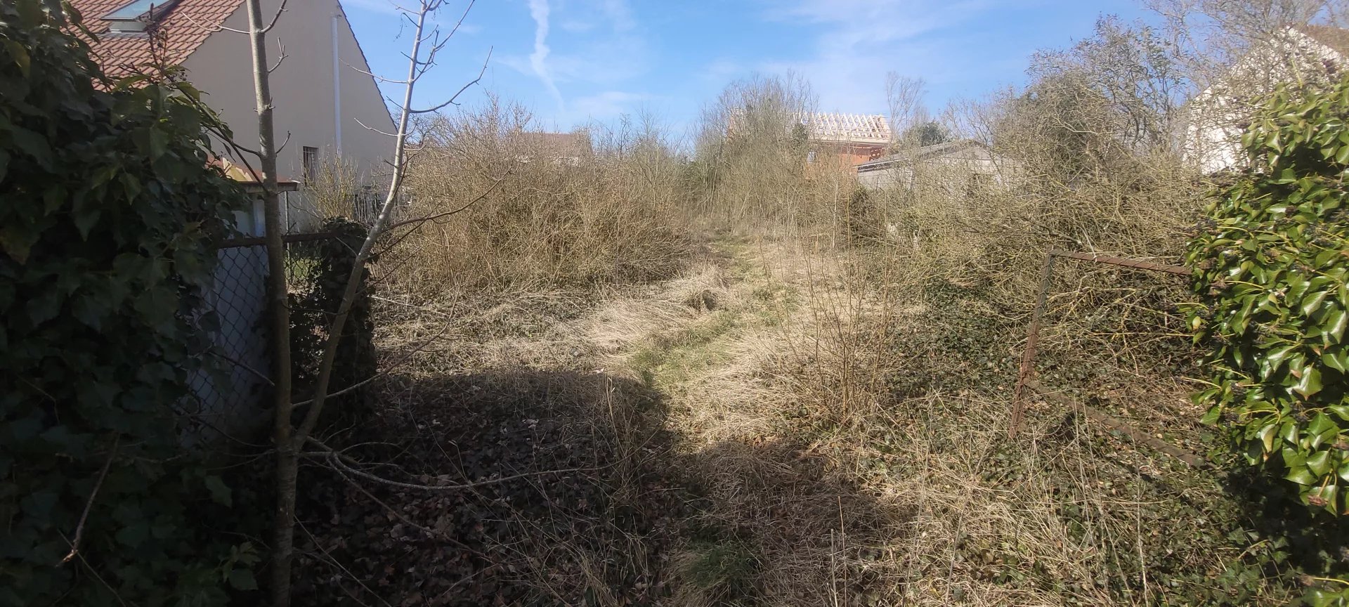 Terrain à bâtir à Épiais-Rhus, 726 m² disponible