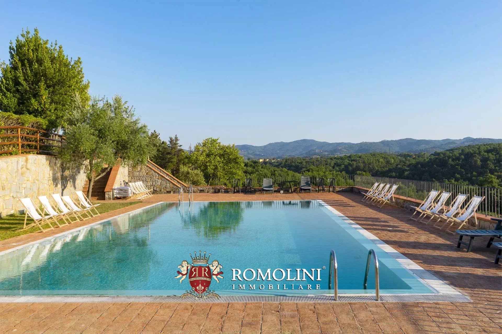 4 Bedroom Vineyard's Image 4