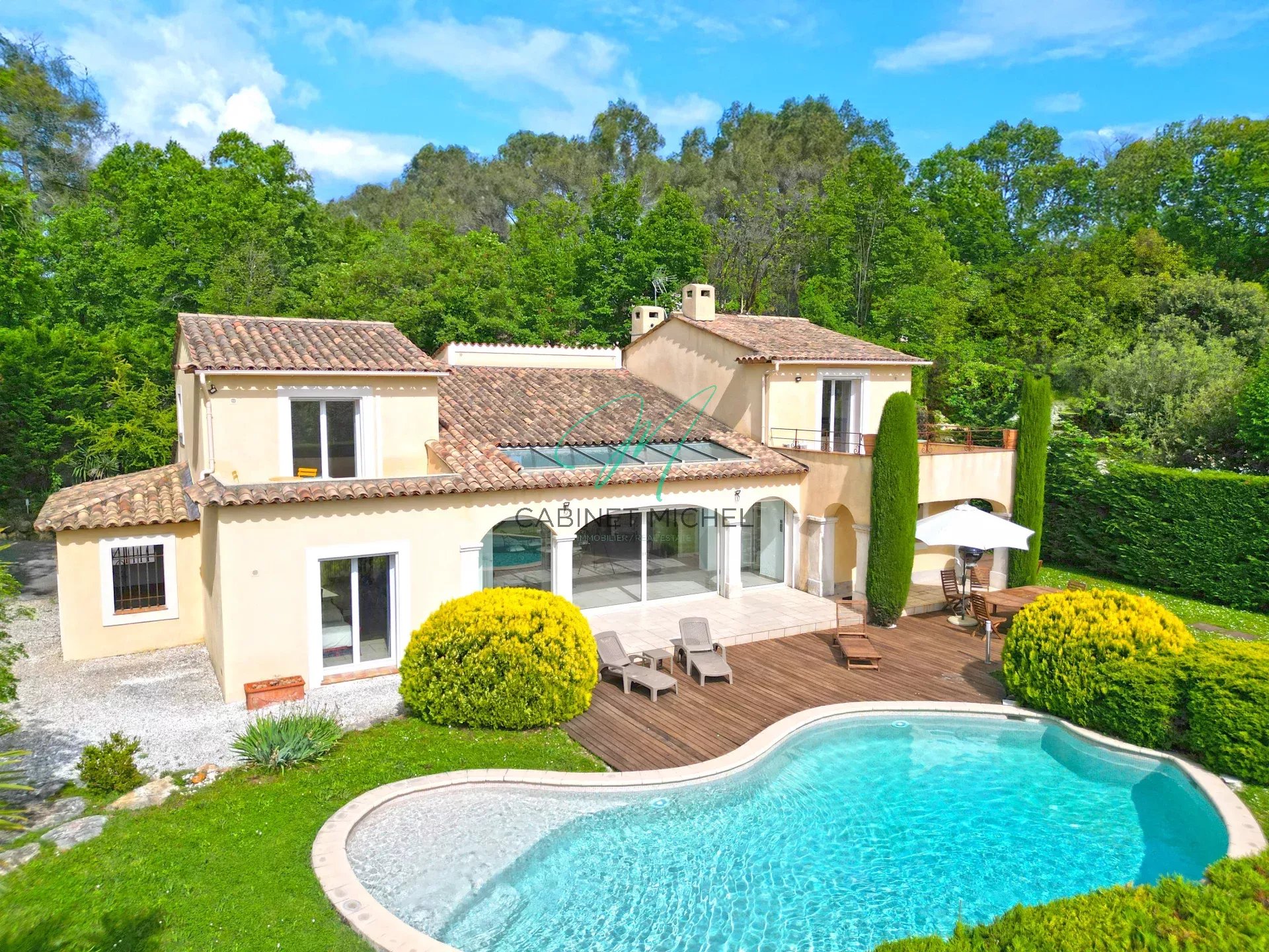 ROQUEFORT-LES-PINS - Residential area