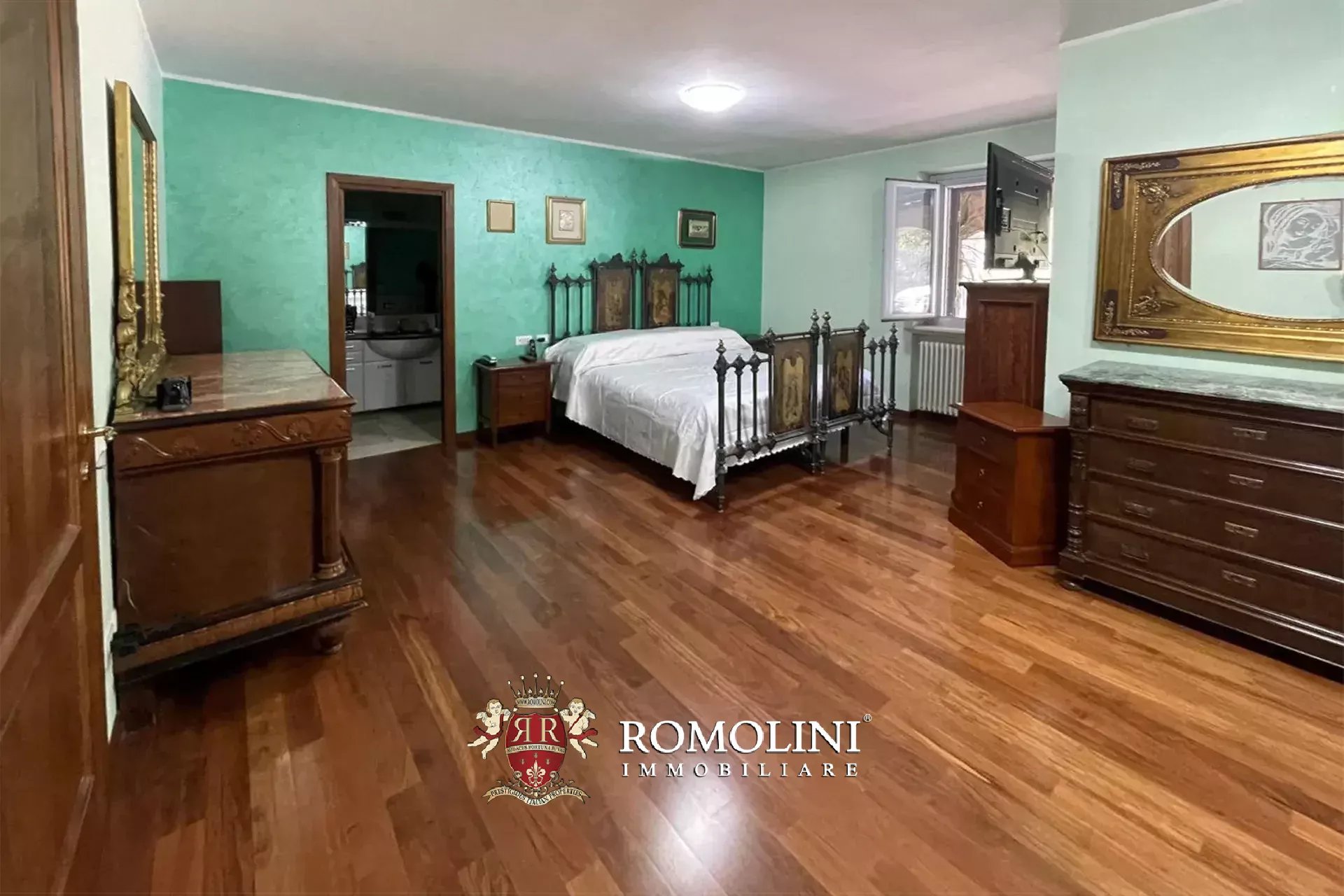 7 Bedroom Villa/Townhouse's Image 17