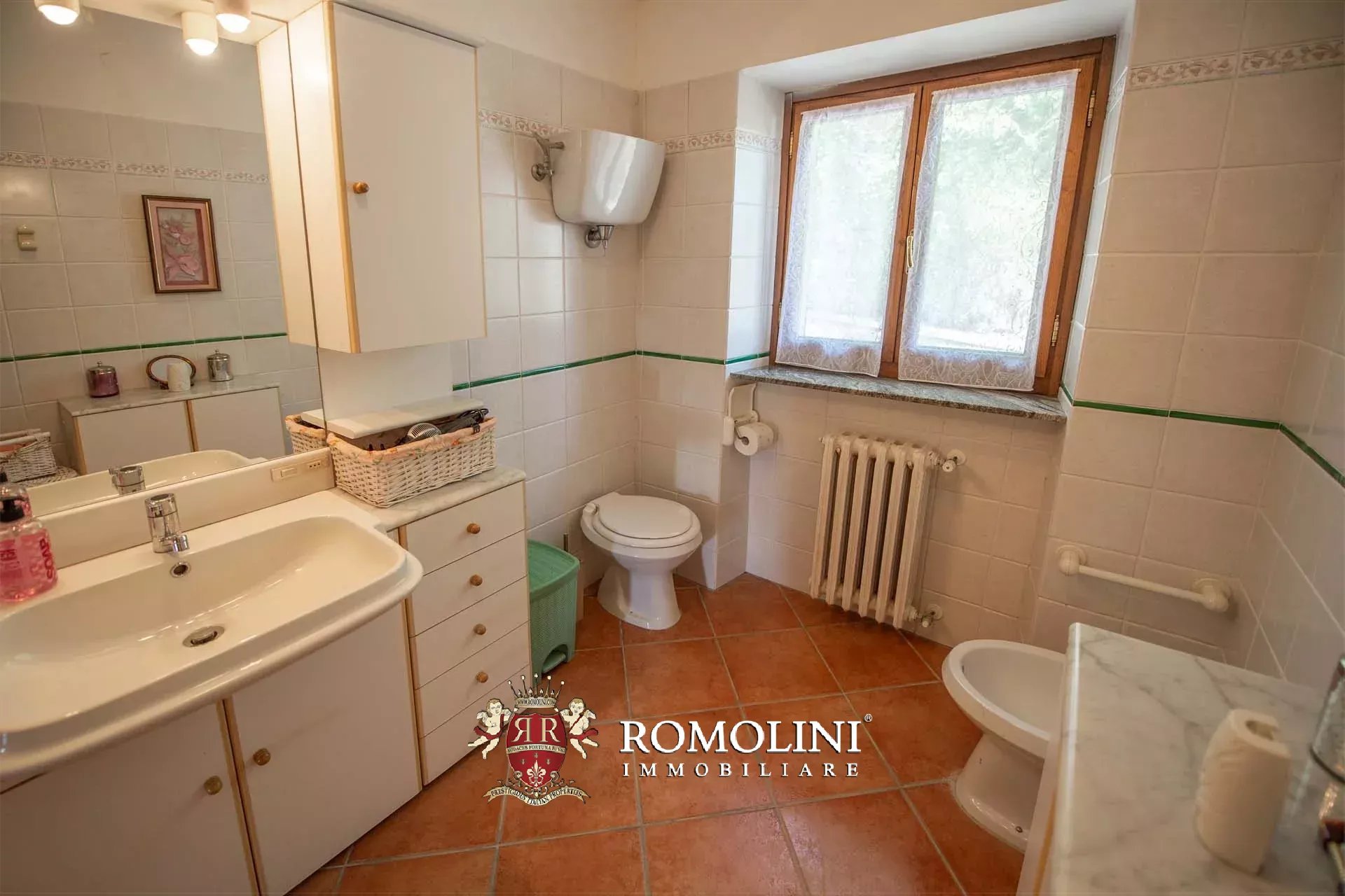 6 Bedroom Villa/Townhouse's Image 36