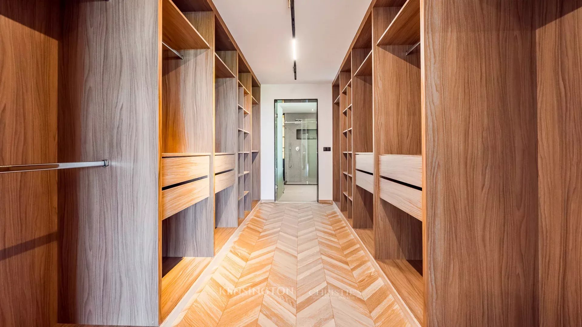 5 Bedroom Villa/Townhouse's Image 17