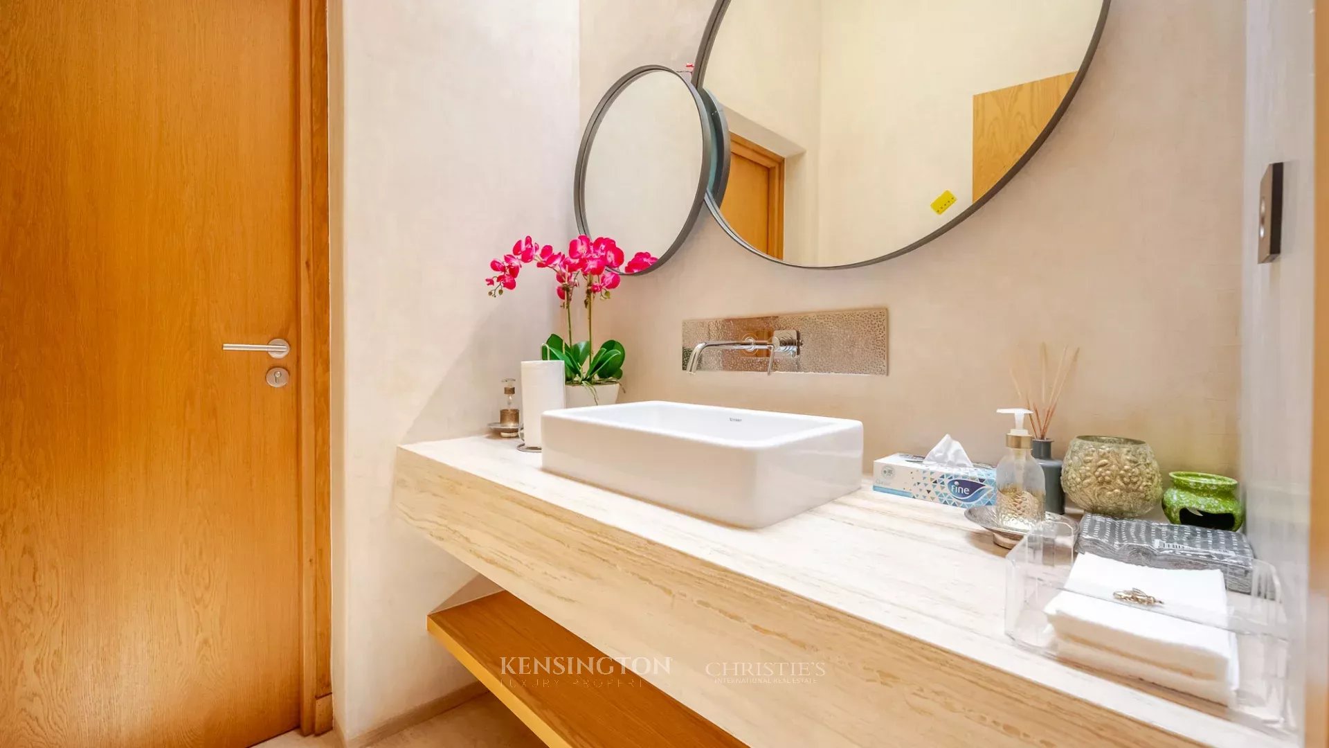 6 Bedroom Villa/Townhouse's Image 22