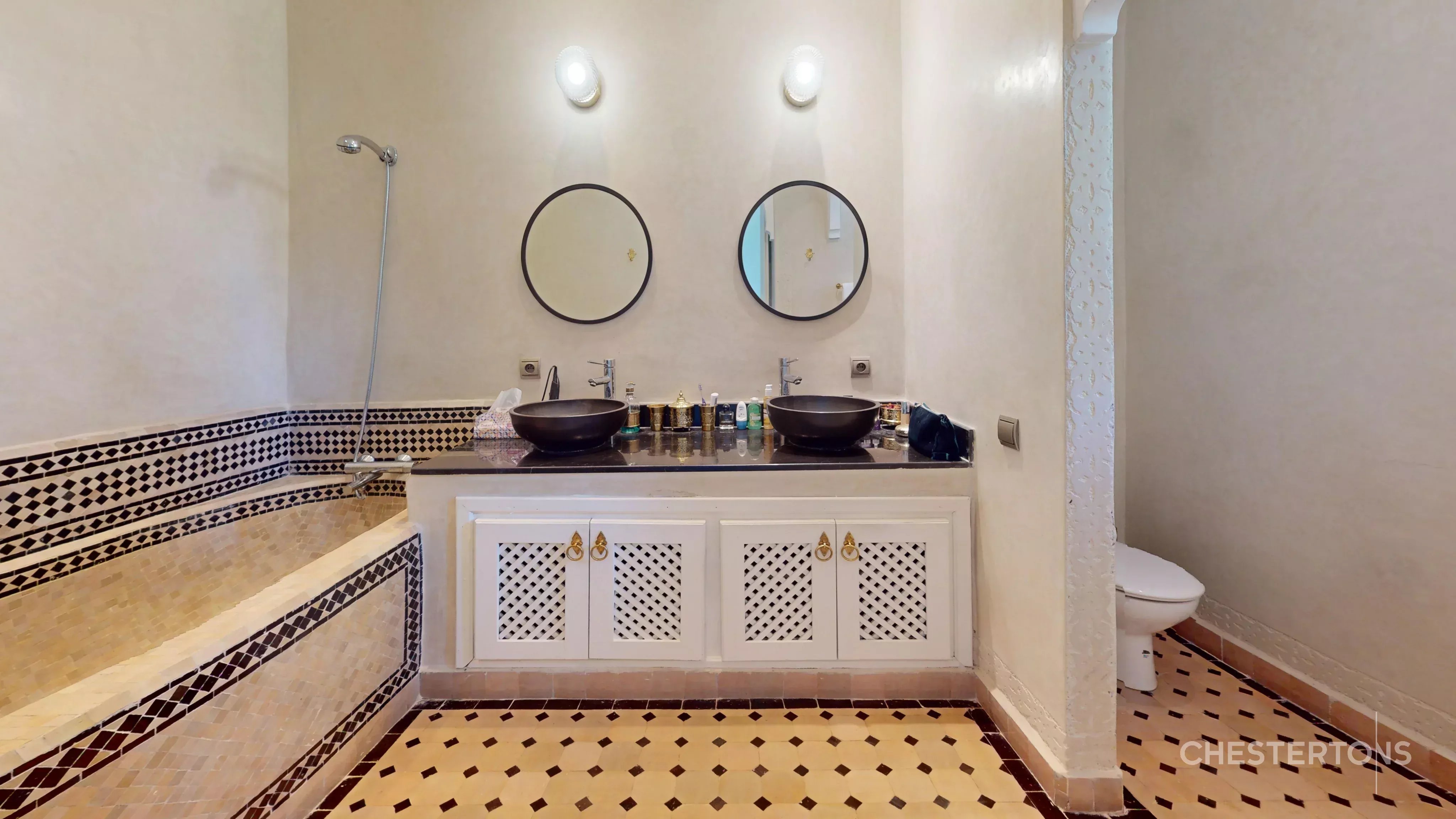  Image of Villa - 7 Bedrooms for Sale in Marrakech-Ménara-Marrakech-Morocco, Image 28
