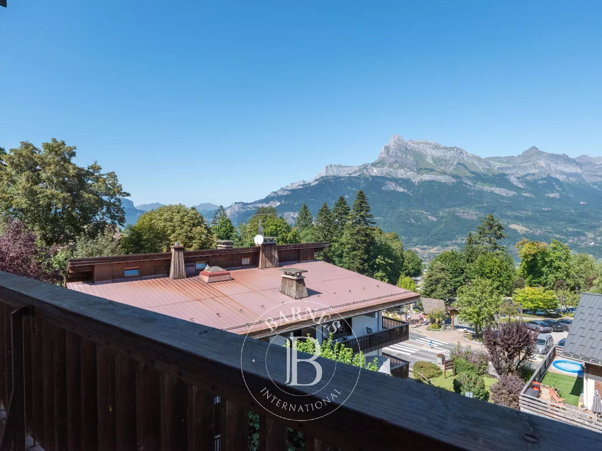 Daire Combloux - picture 13