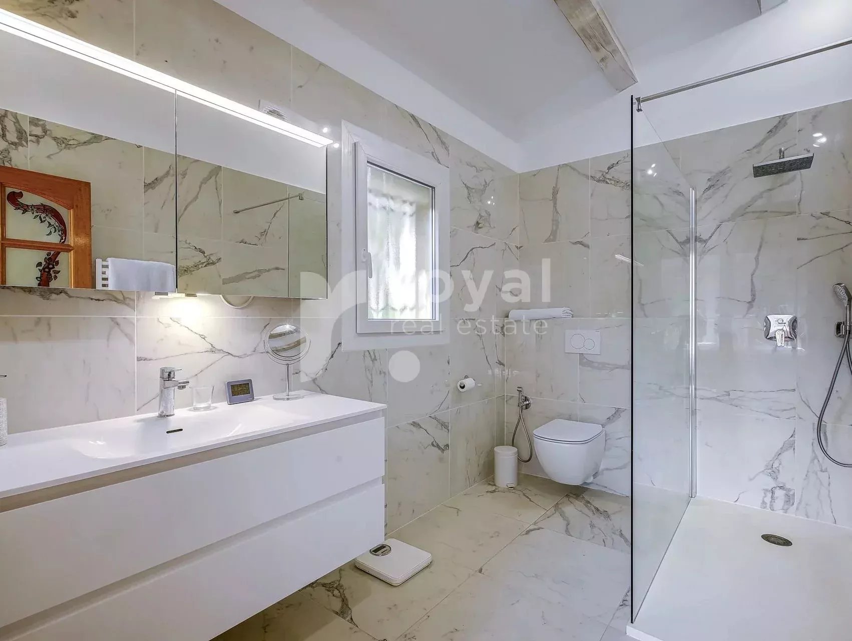 Villa avec jardin et piscine — photo 18
