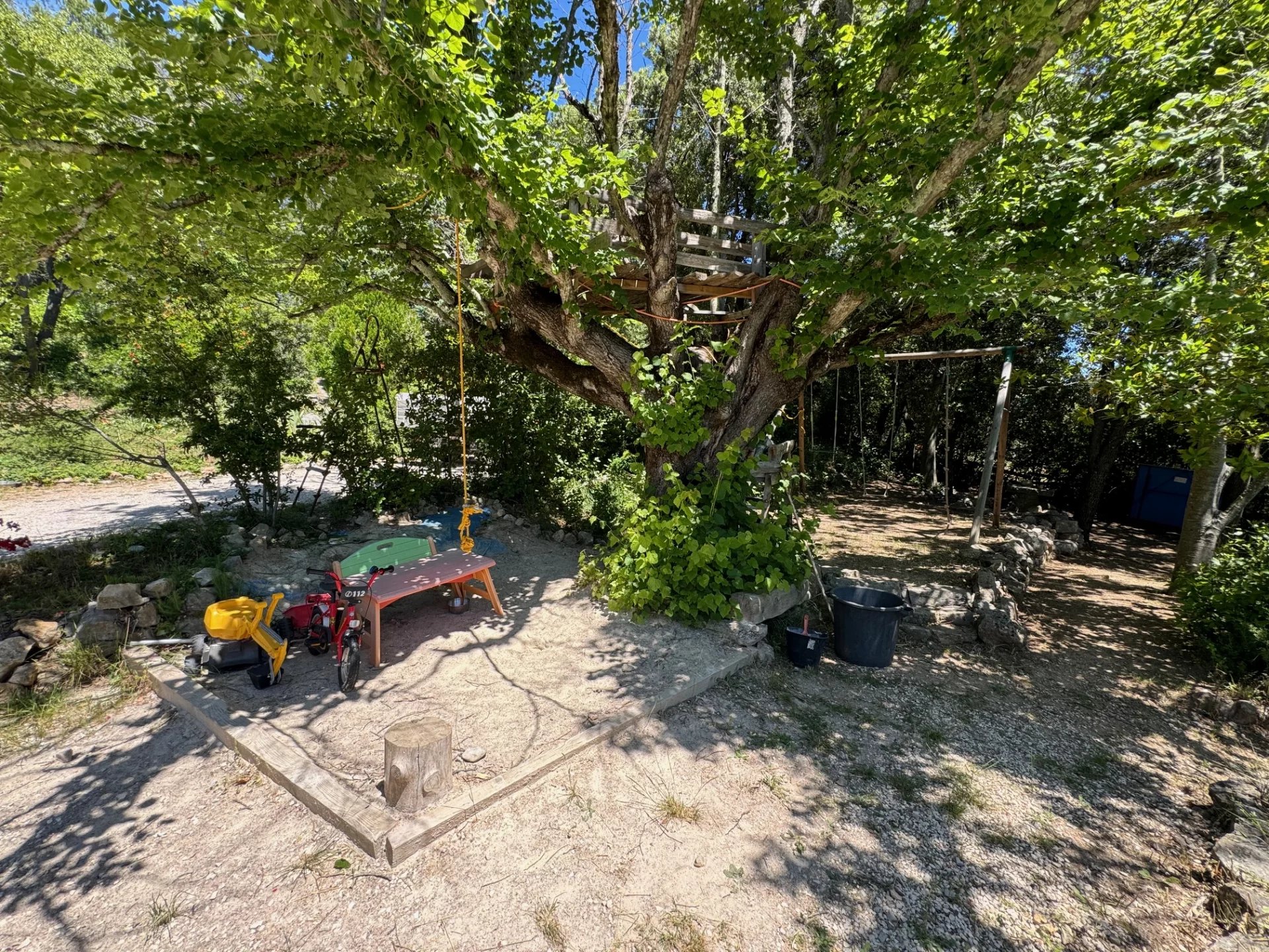 BELLE BASTIDE PROVENÇALE 5 CHAMBRES — photo 19