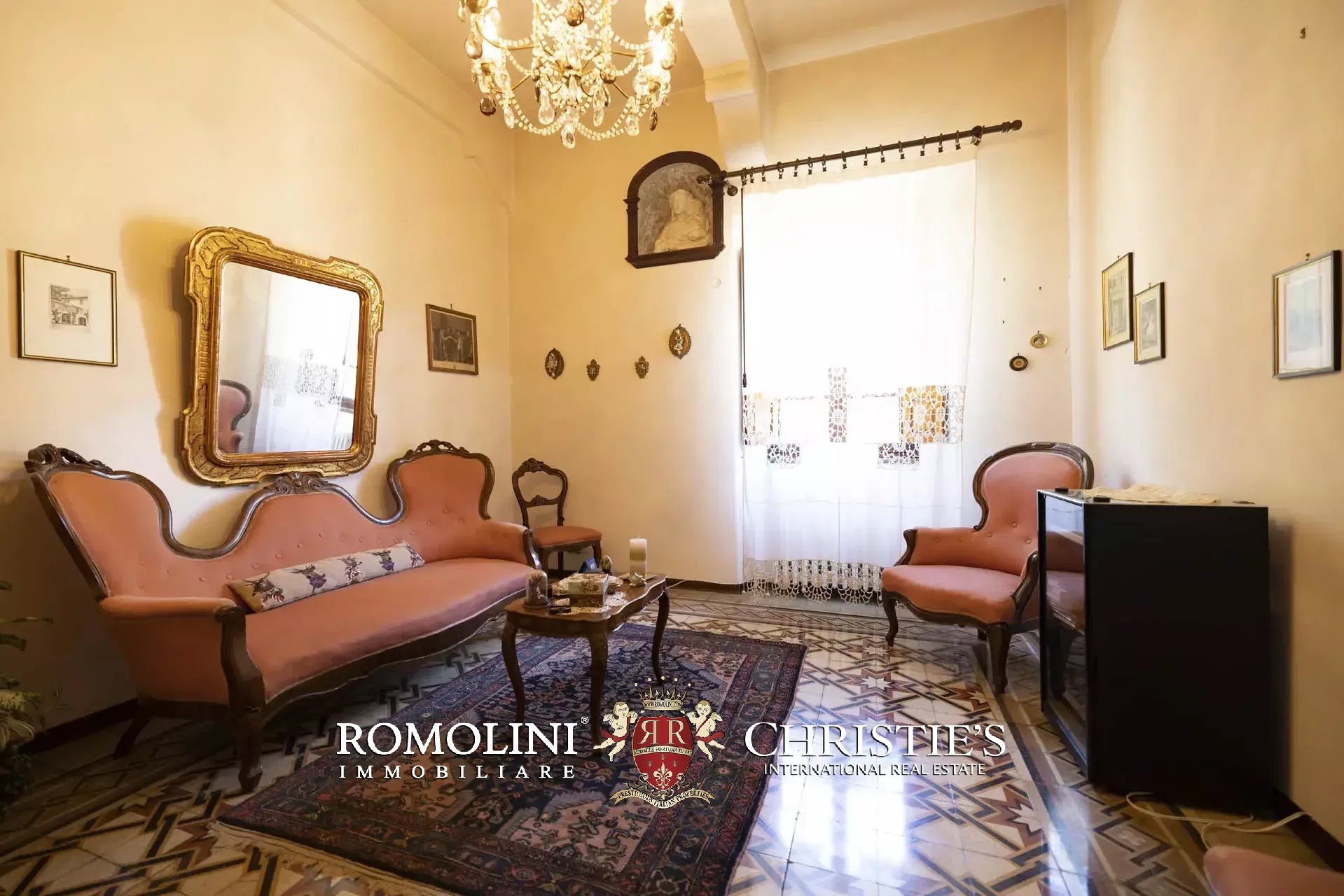 18 Bedroom Villa/Townhouse's Image 69
