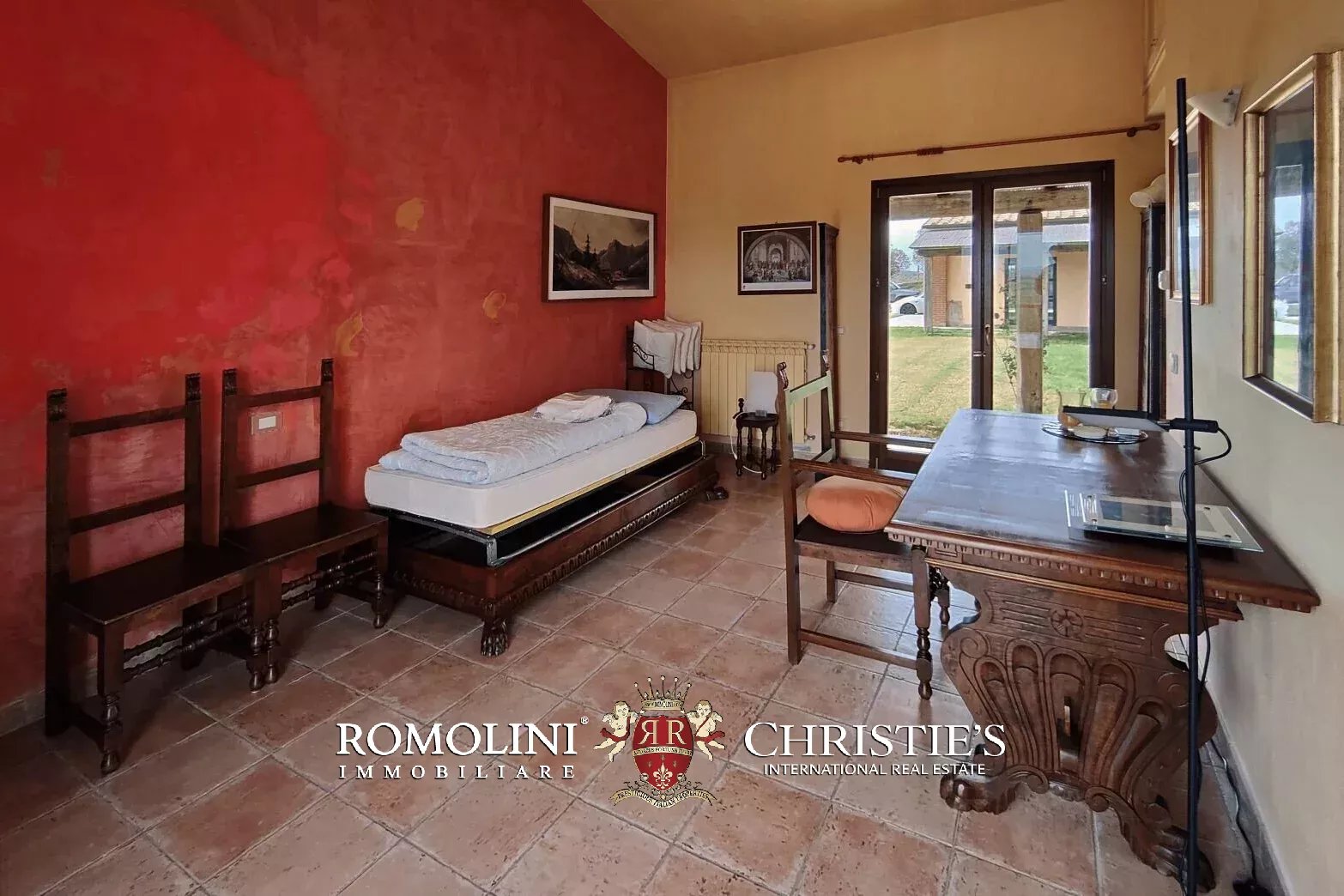 3 Bedroom Vineyard's Image 16