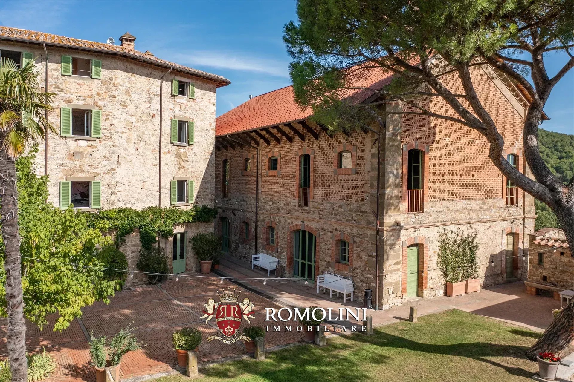 10 Bedroom Villa/Townhouse's Image 11