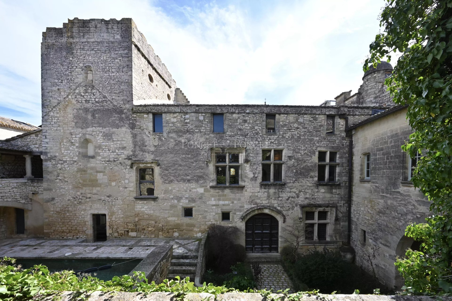 9 Bedroom Chateau's Image 17