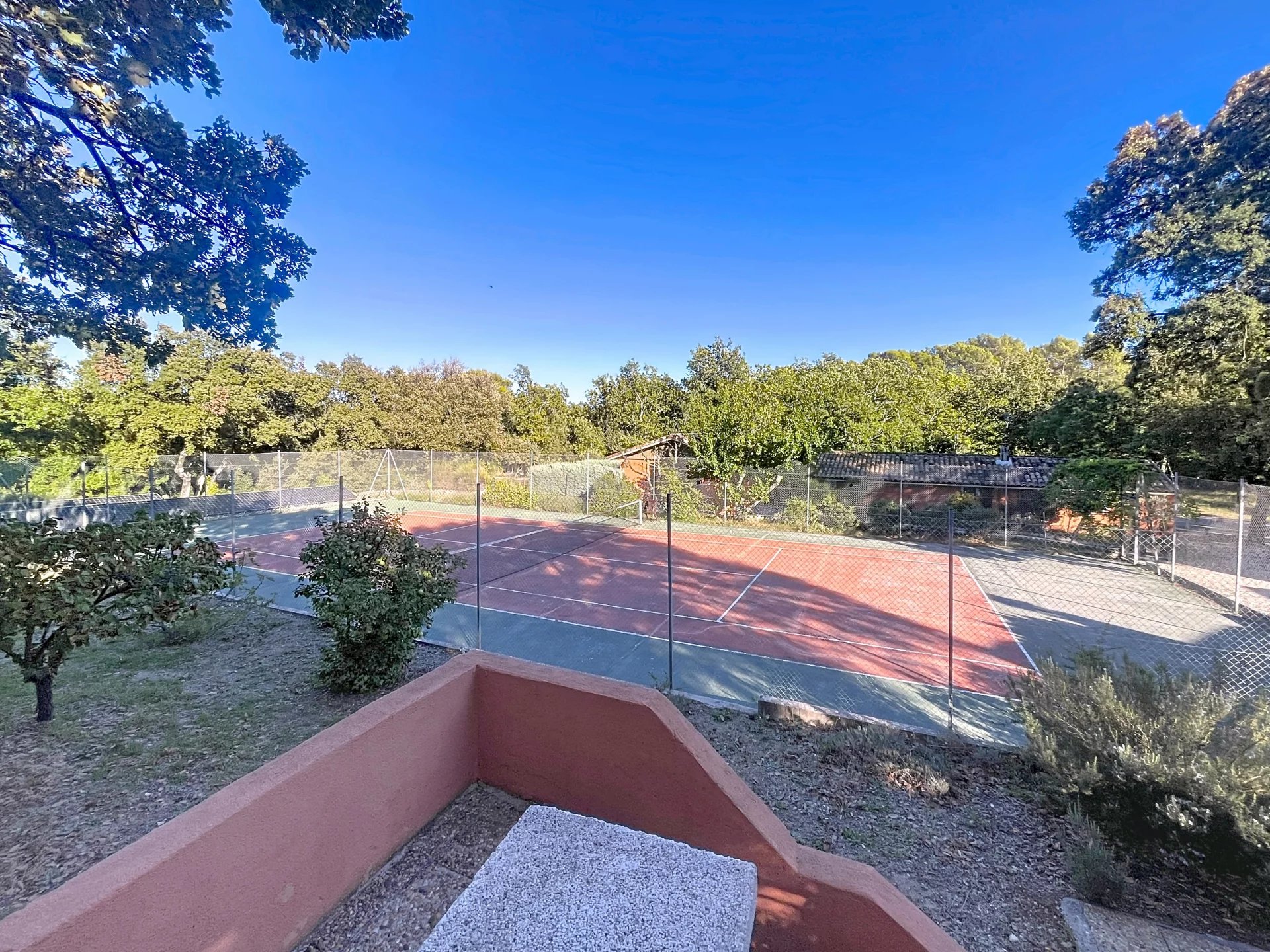 17th century bastide nestled in the heart of 2.8 hectares in Besse sur Issole 17th century bastide nestled in the heart of 2.8 hectares in Besse sur Issole