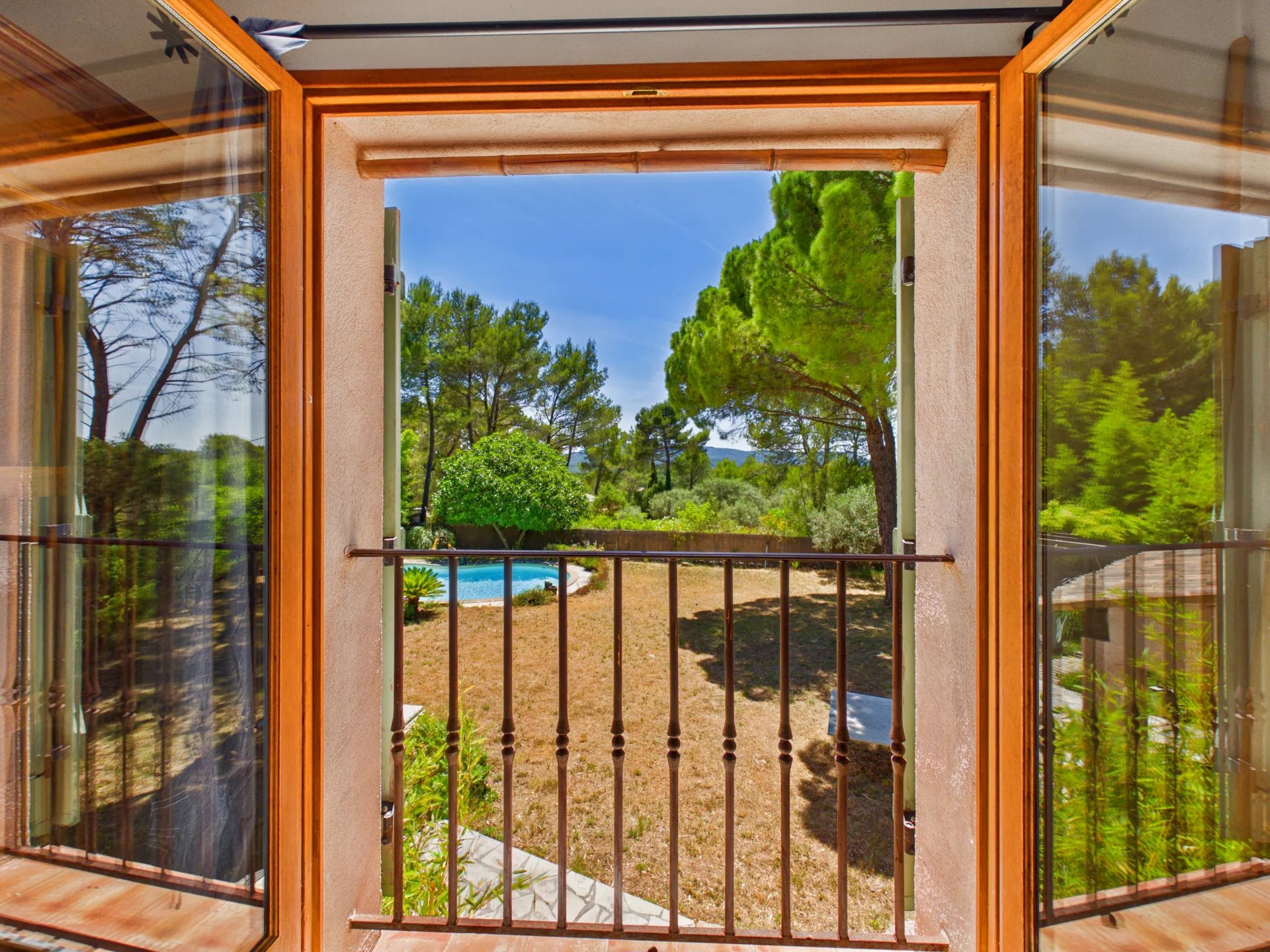 Villa with pool in a peaceful setting - Fayence