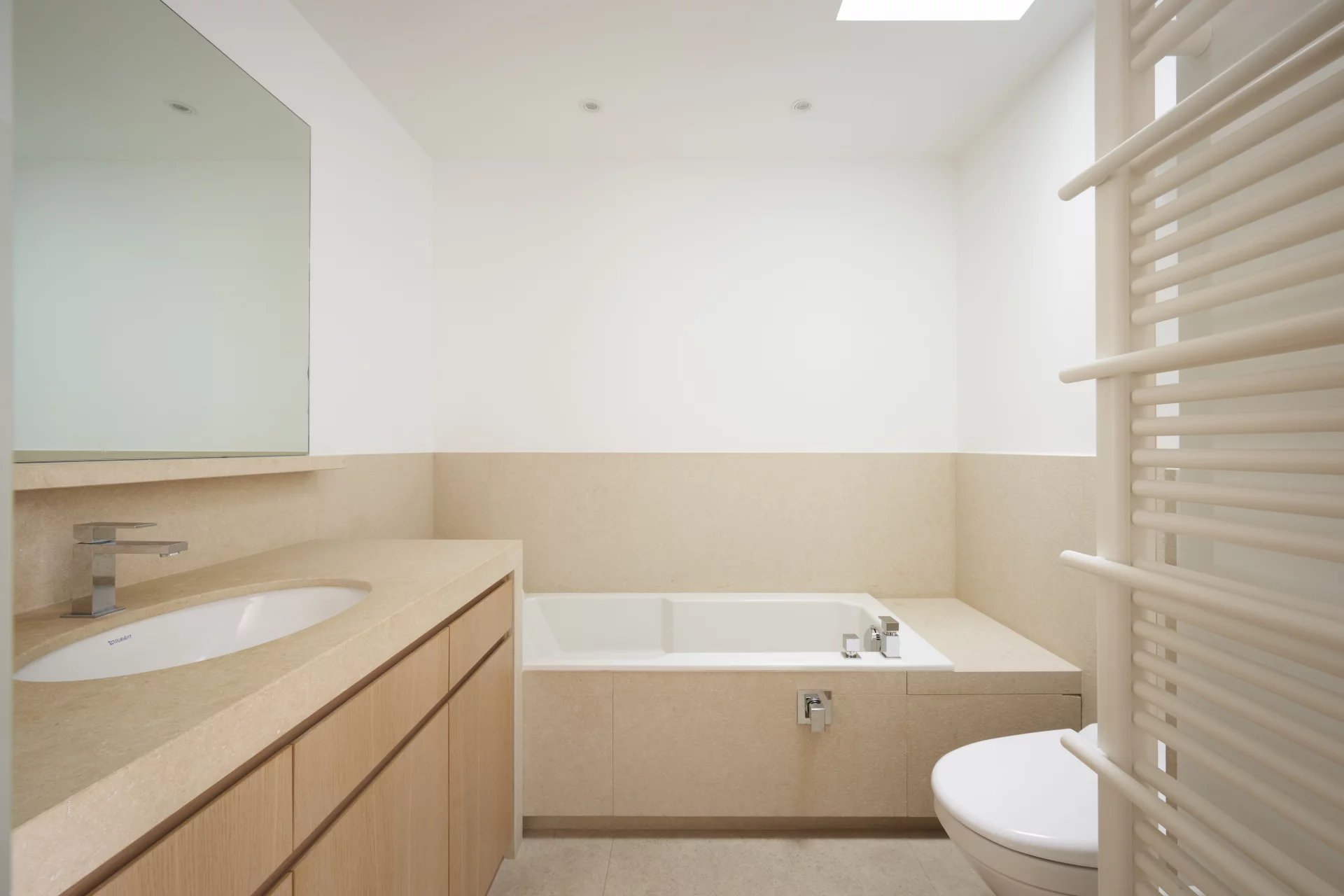  Image of Apartment - 3 Bedrooms for Sale in Alpes-Maritimes-Cannes-France, Image 10