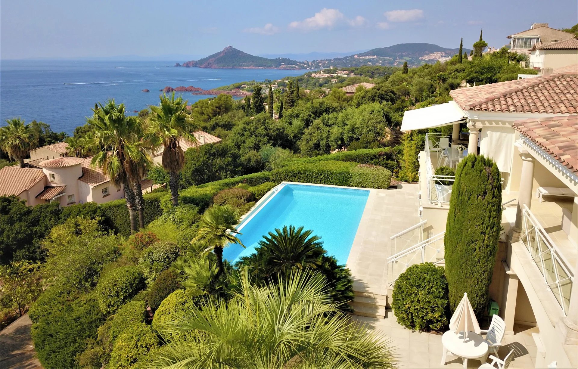 NEAR CANNES - VILLA WITH SEA VIEW - ANTHEOR