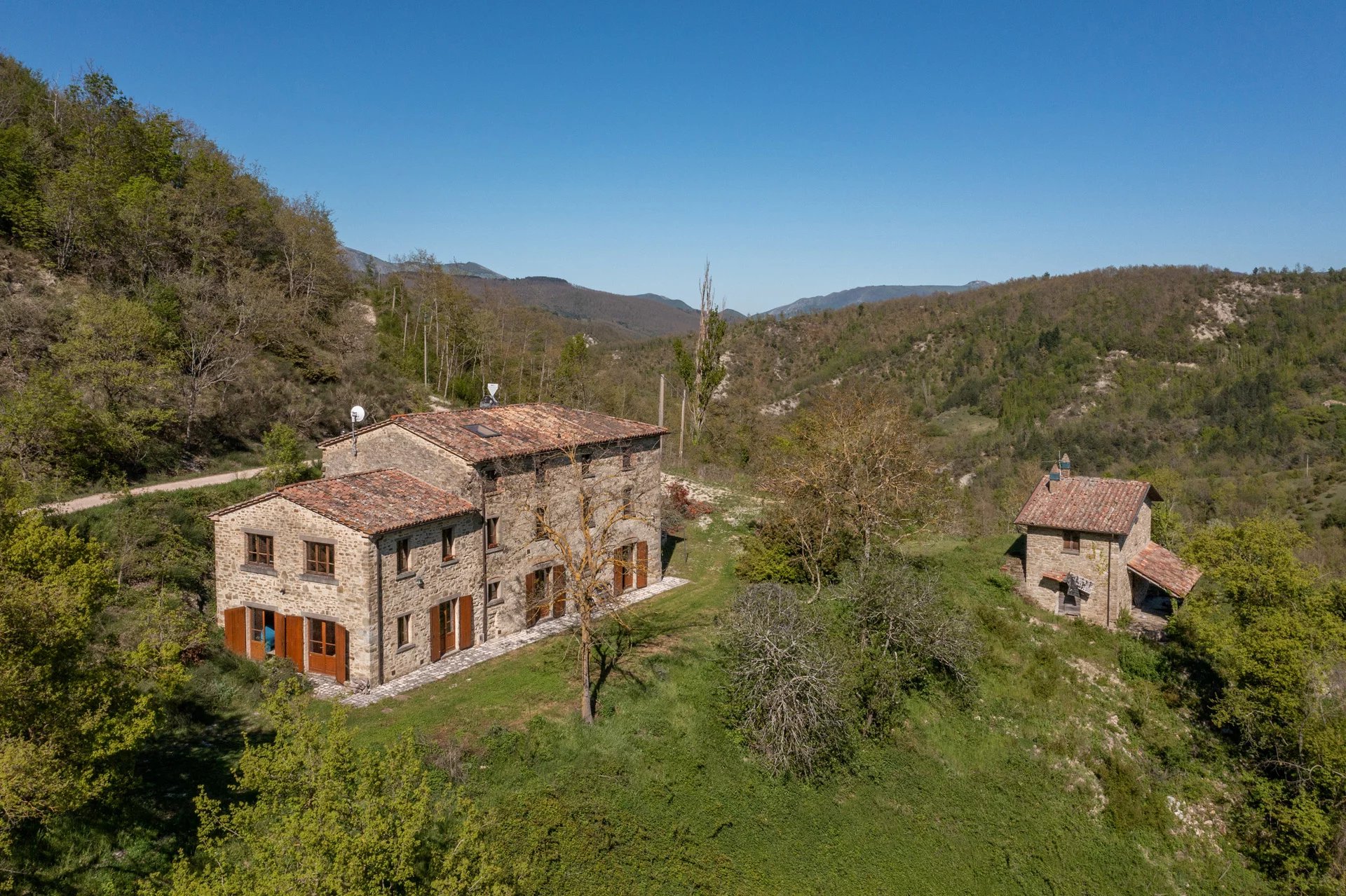 CASTELLO DI LUSSO CON PISCINA E CAMPO DA TENNIS IN VENDITA A BORDEAUX