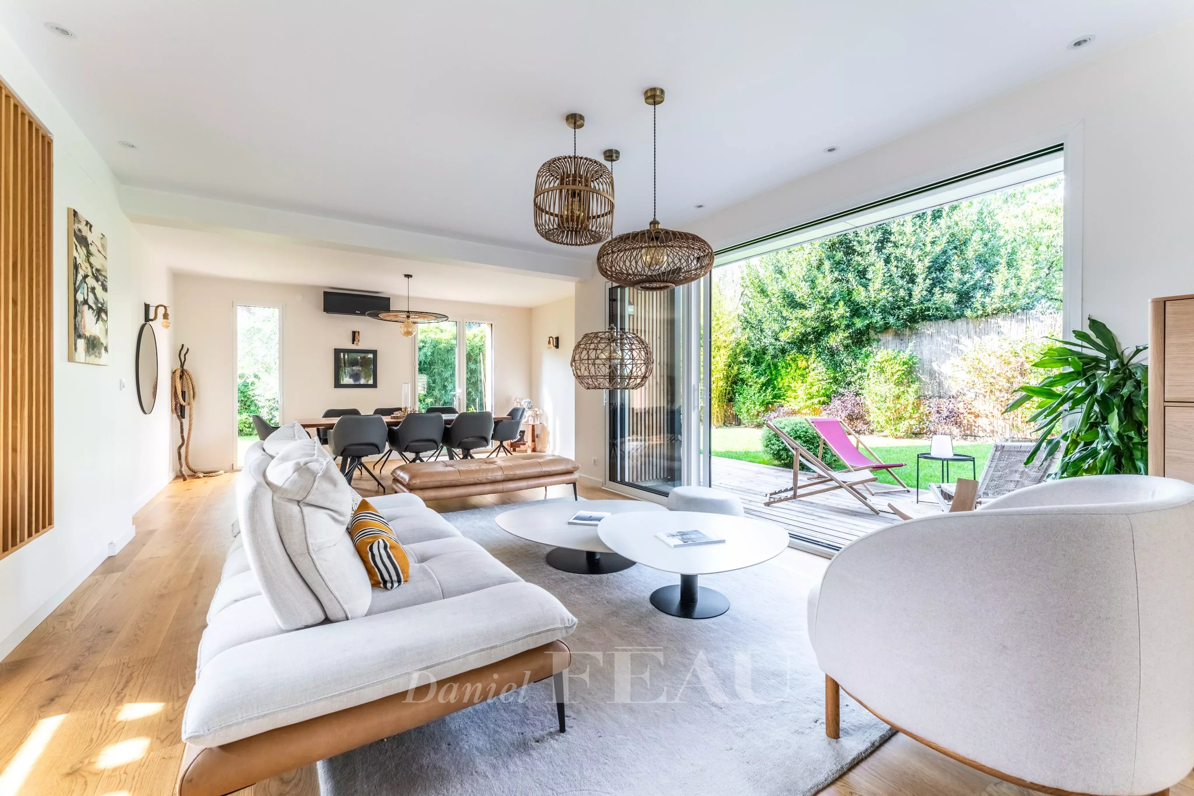 Garches – A recent 5-bed property with a swimming pool