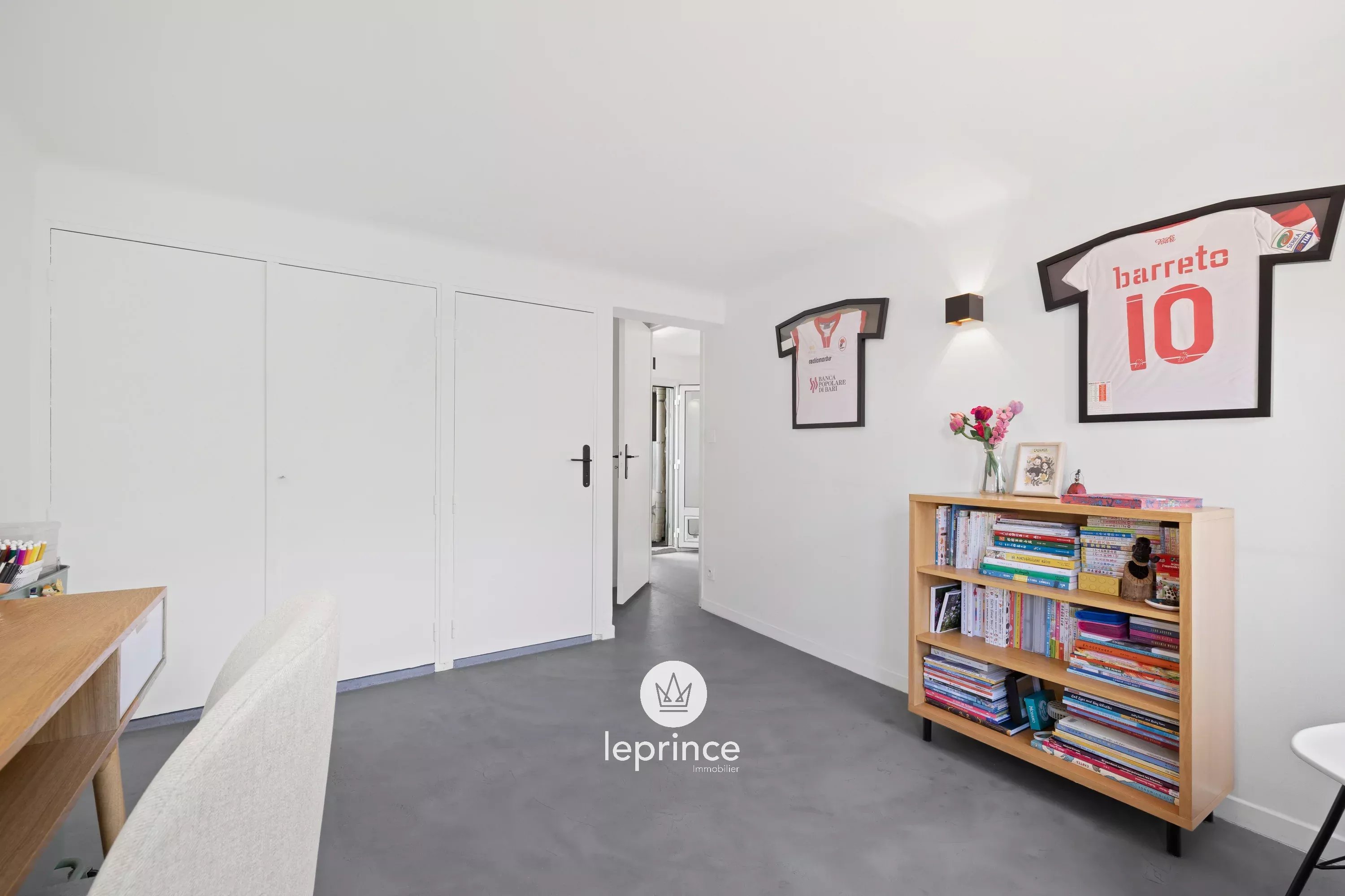 Nice – Fleurs – 2 Bedroom – Top Floor – Terrace