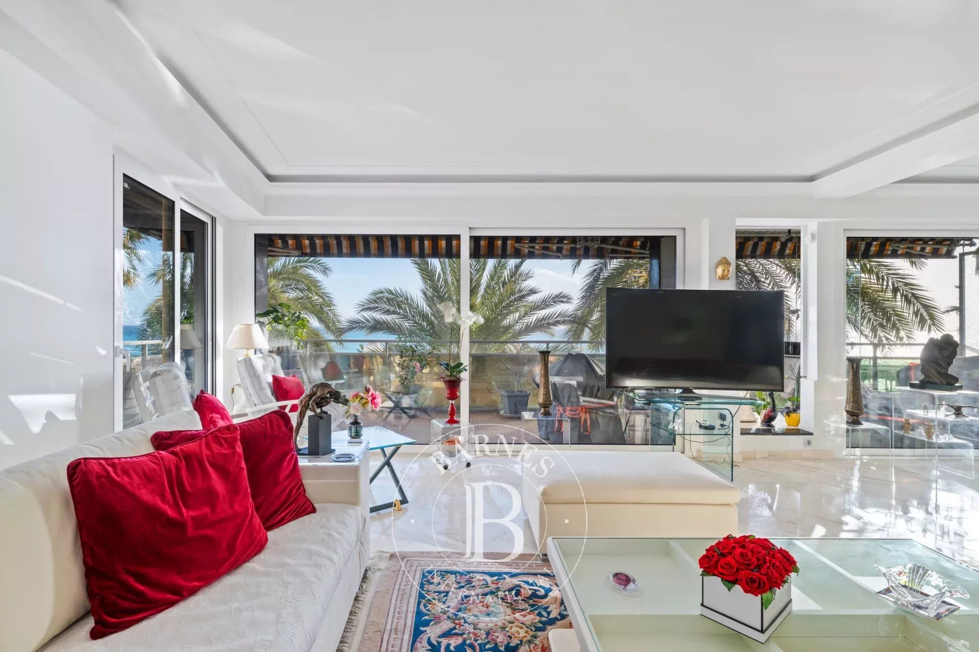 NICE - PROMENADE DES ANGLAIS - APPARTEMENT AVEC VUE