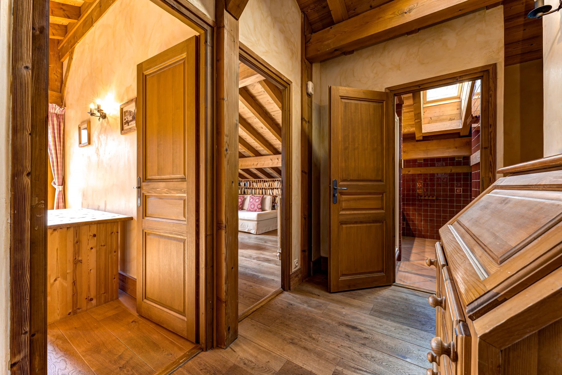 Photo of CHAMONIX - Classic alpine chalet with 6 bedrooms in Les Tines