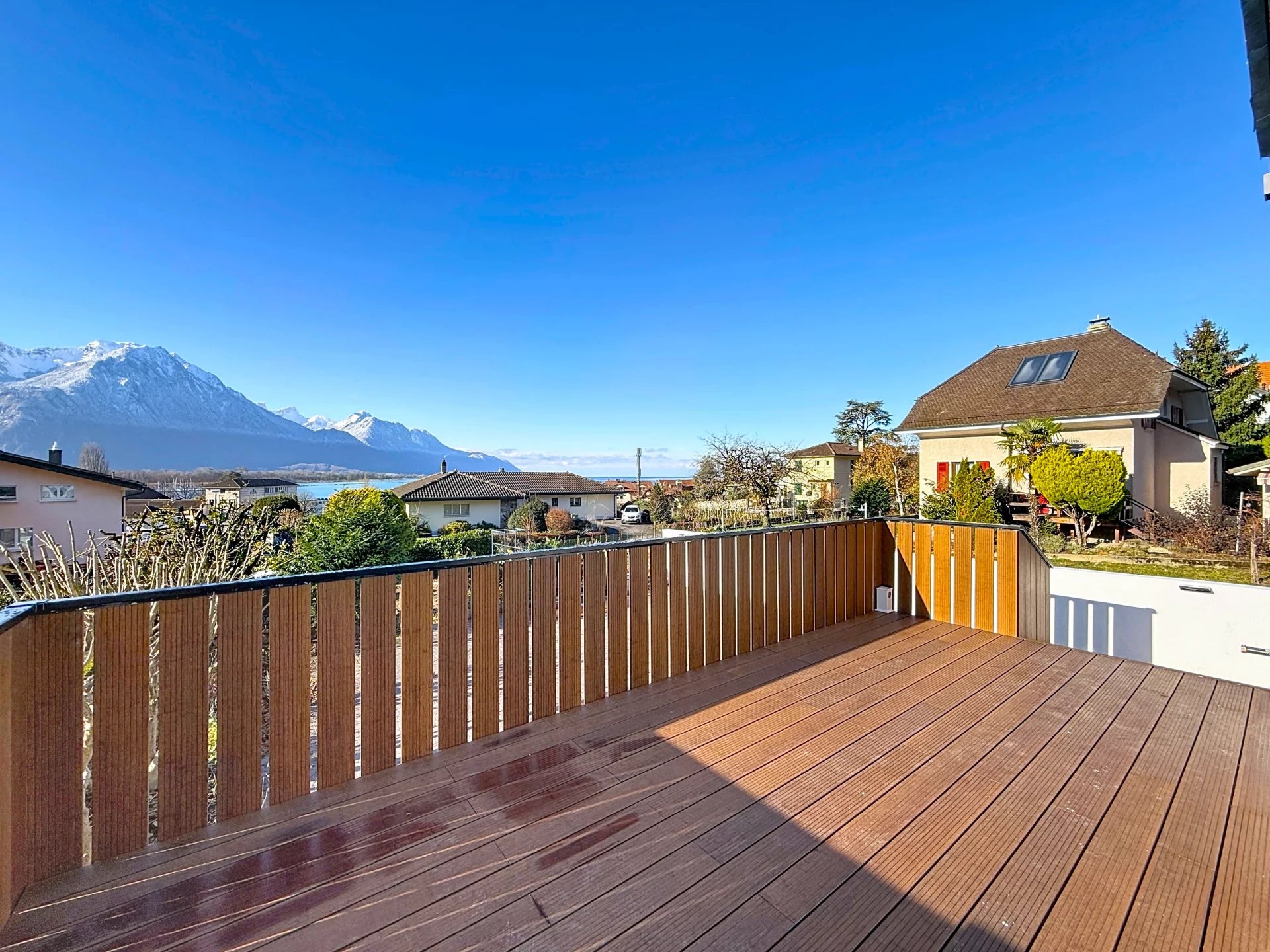 Cachet, calme et vue sur le Lac !