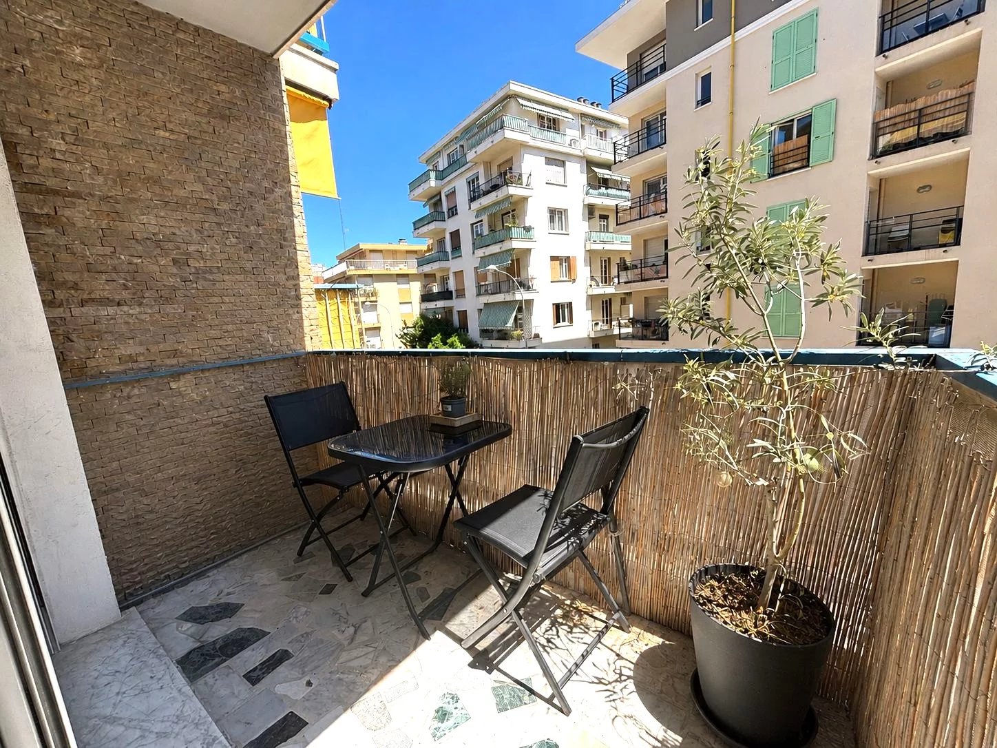 APPARTEMENT - NICE NORD - 2 PIÈCES VILLA ARSON