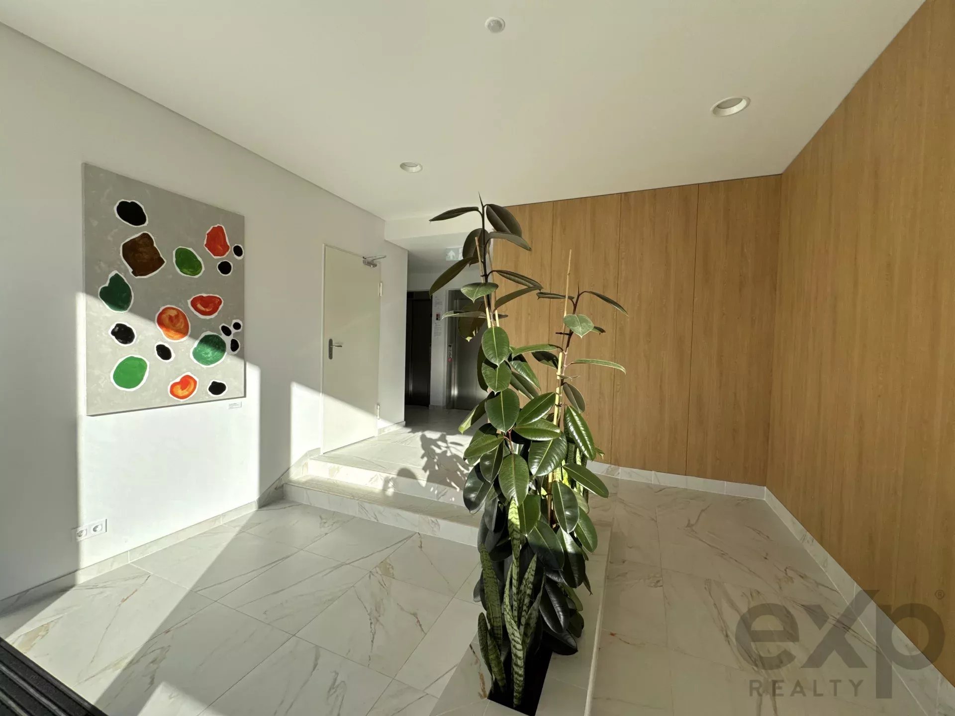 2-BEDR. SUITE, POOL, BALCONY, GARAGE 86351022 image 48