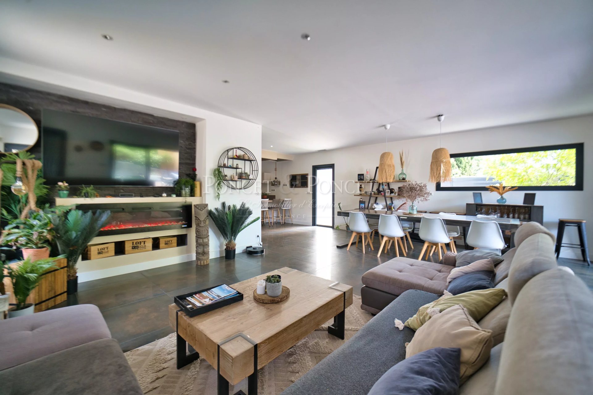 6 Bedroom Villa/Townhouse's Image 7