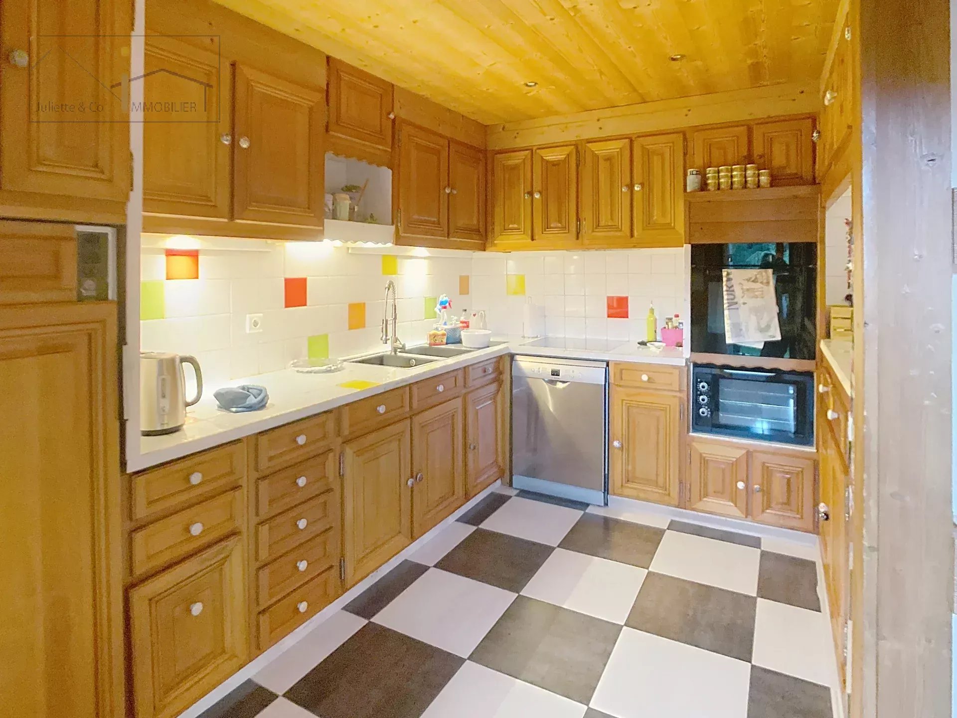 Photo of Charming Alpine Retreat: Spacious 5-Room Apartment