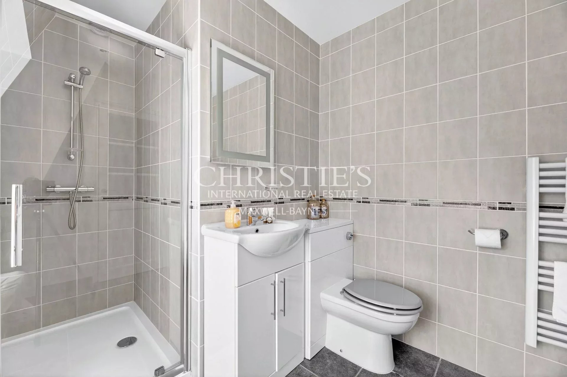 38 Bedroom Chateau's Image 95