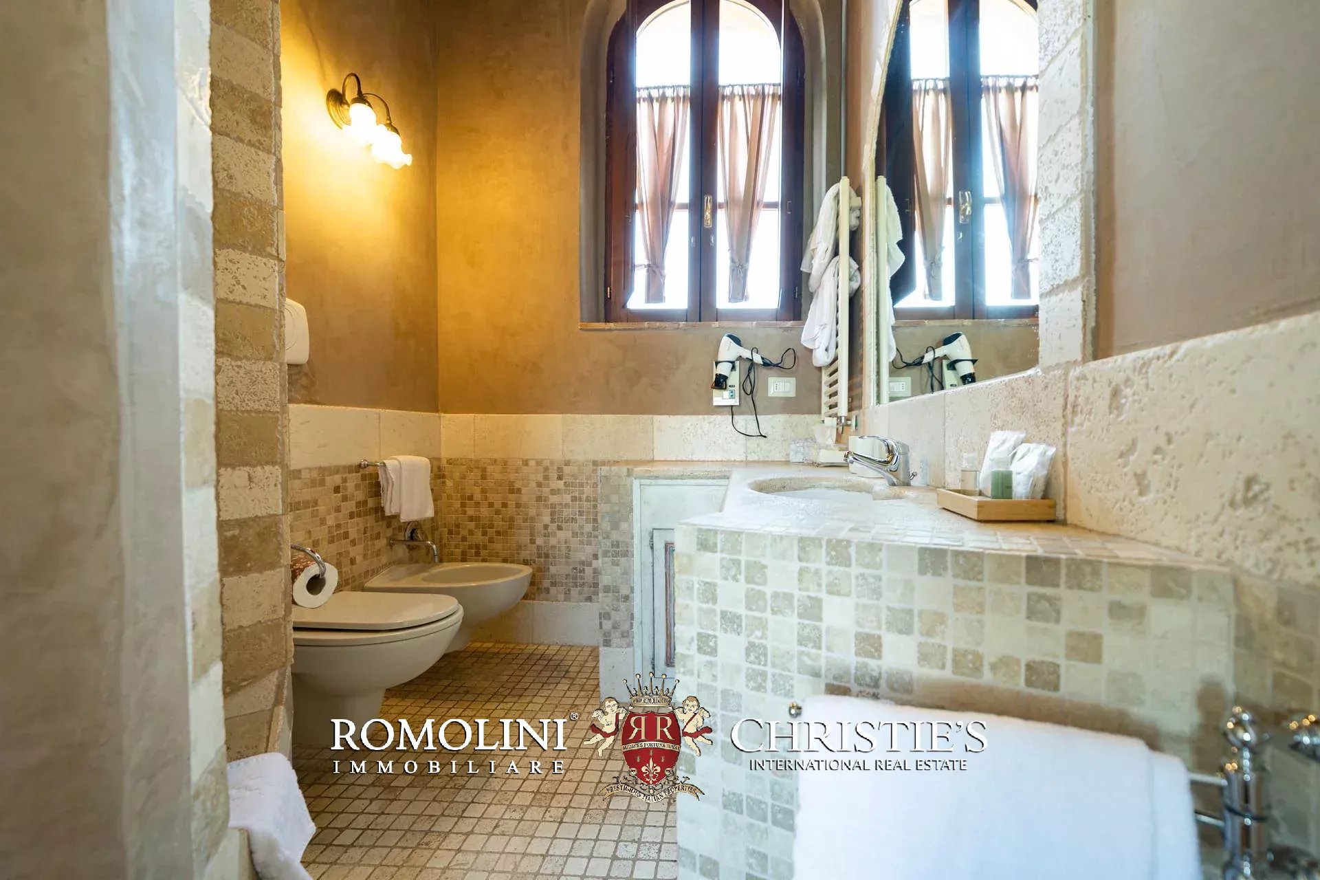 14 Bedroom Villa/Townhouse's Image 98
