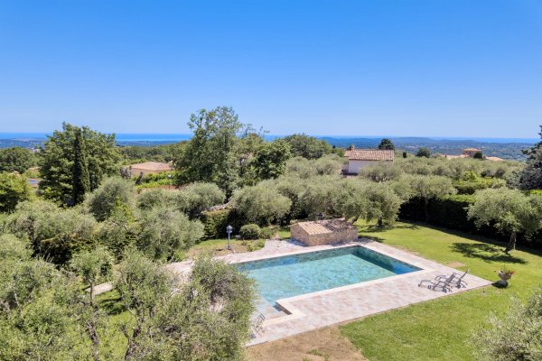 Chateauneuf de Grasse : residential area, beautiful Provençal villa — photo 4