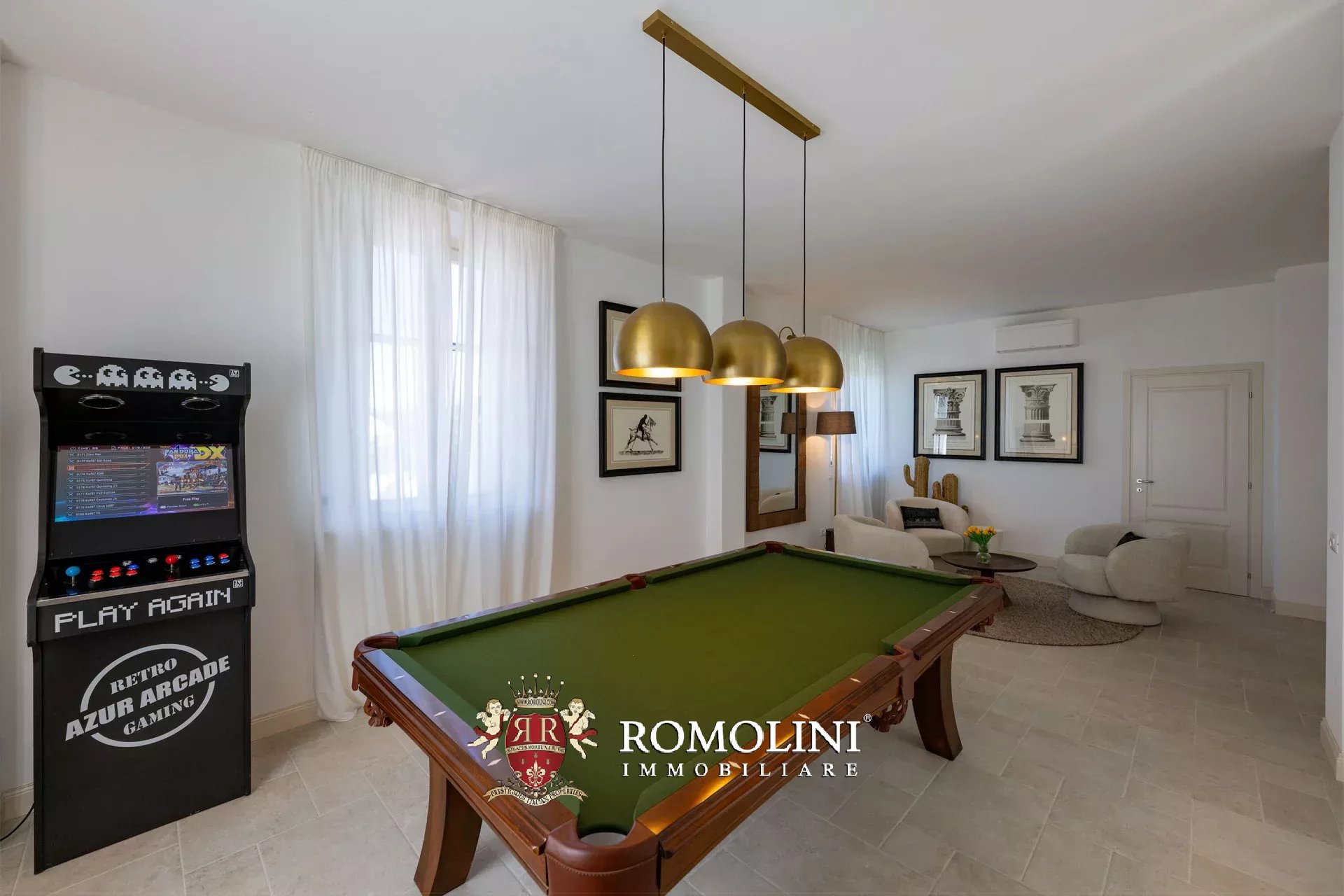 6 Bedroom Villa/Townhouse's Image 32