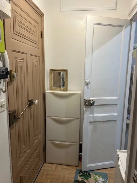 STUDIO AVEC TERRASSE ET JARDIN