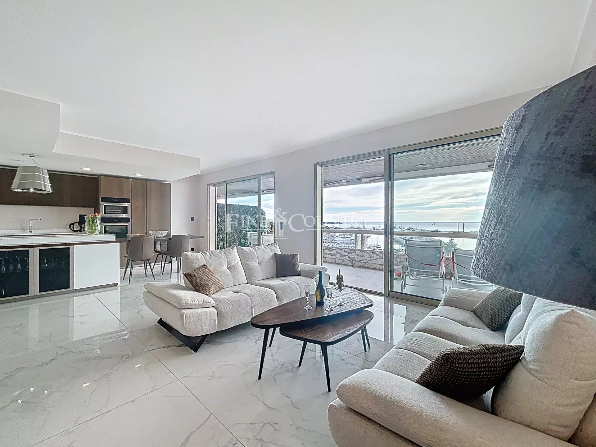 Photo of Apartment 2 bedrooms for sale on la Croisette in Cannes
